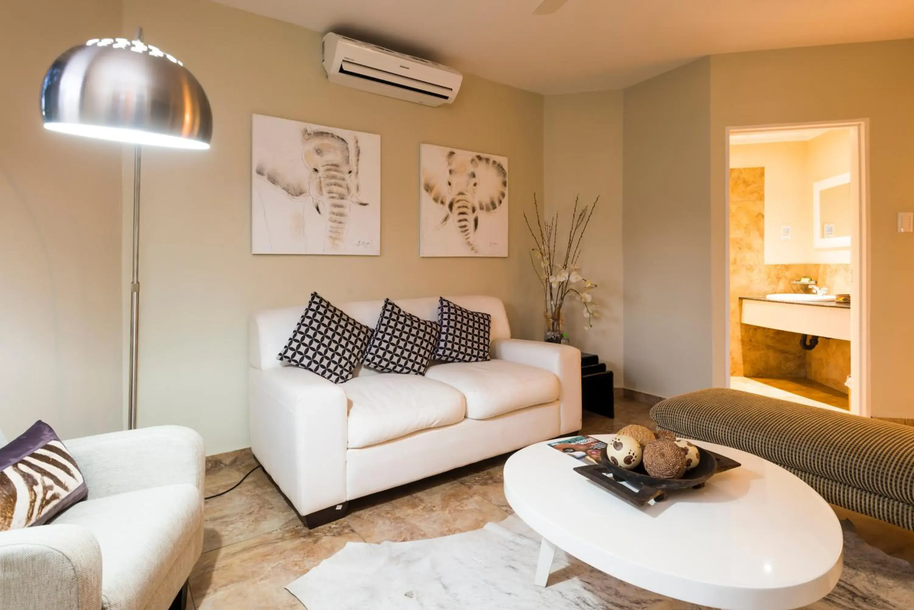 Living room, Seating Area in aha Kopanong Hotel & Conference Centre