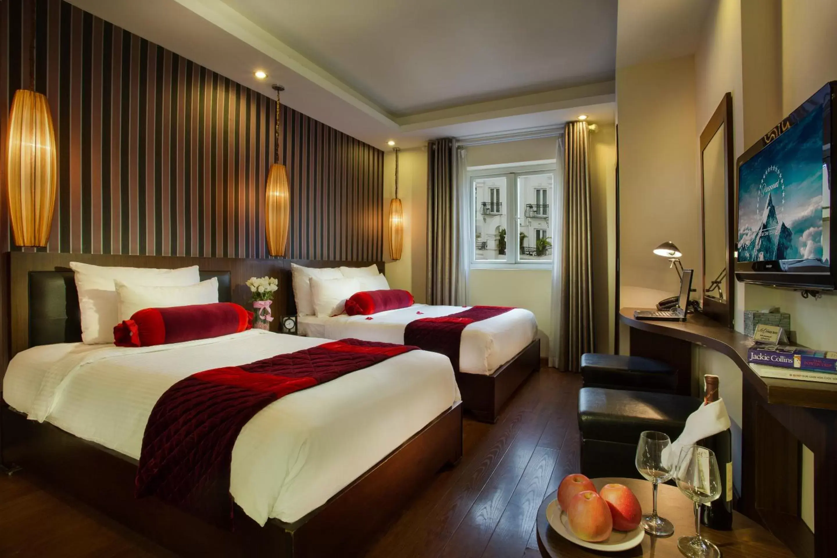 Bedroom, Bed in Golden Art Hotel