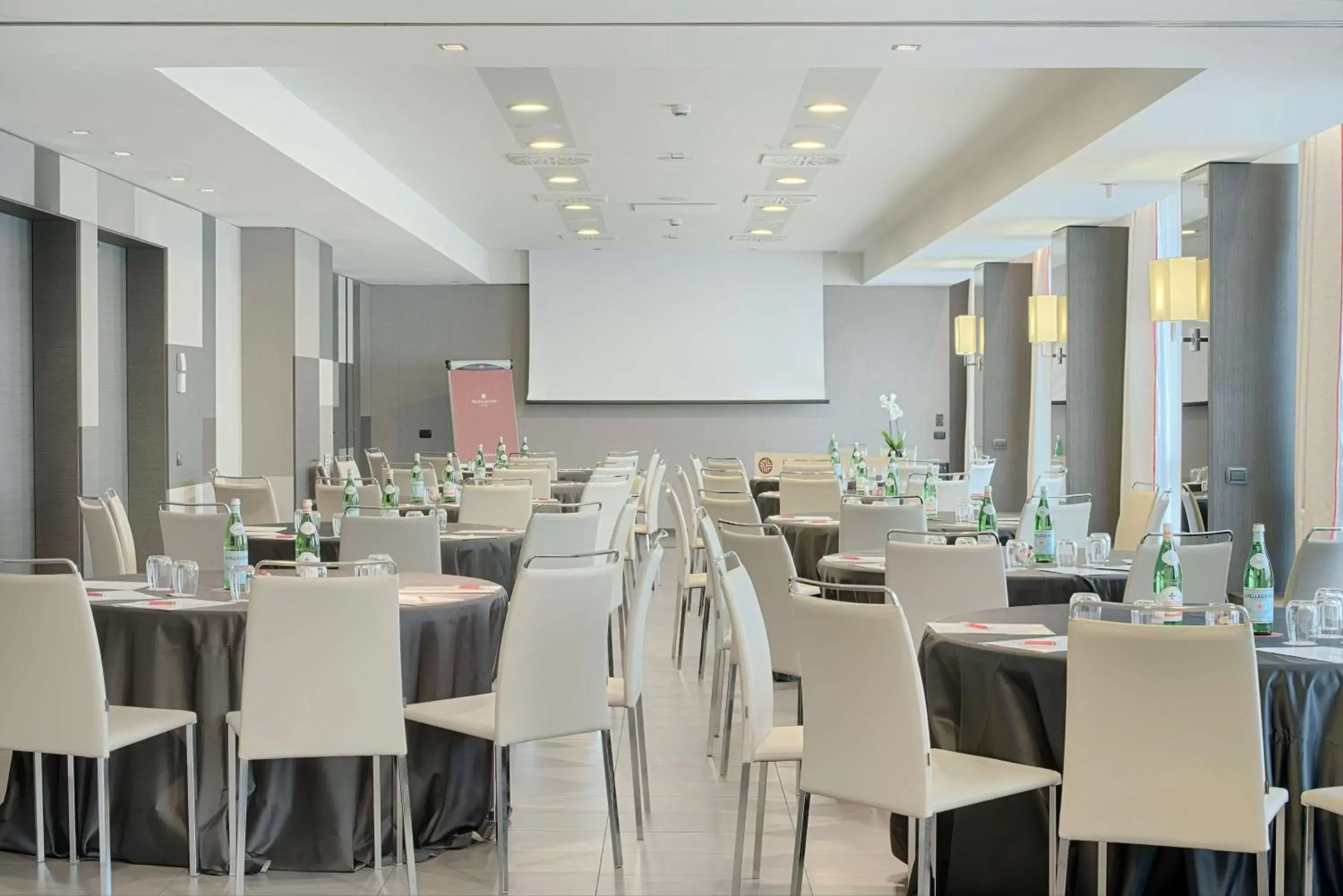 Meeting/conference room in NH Collection Milano President