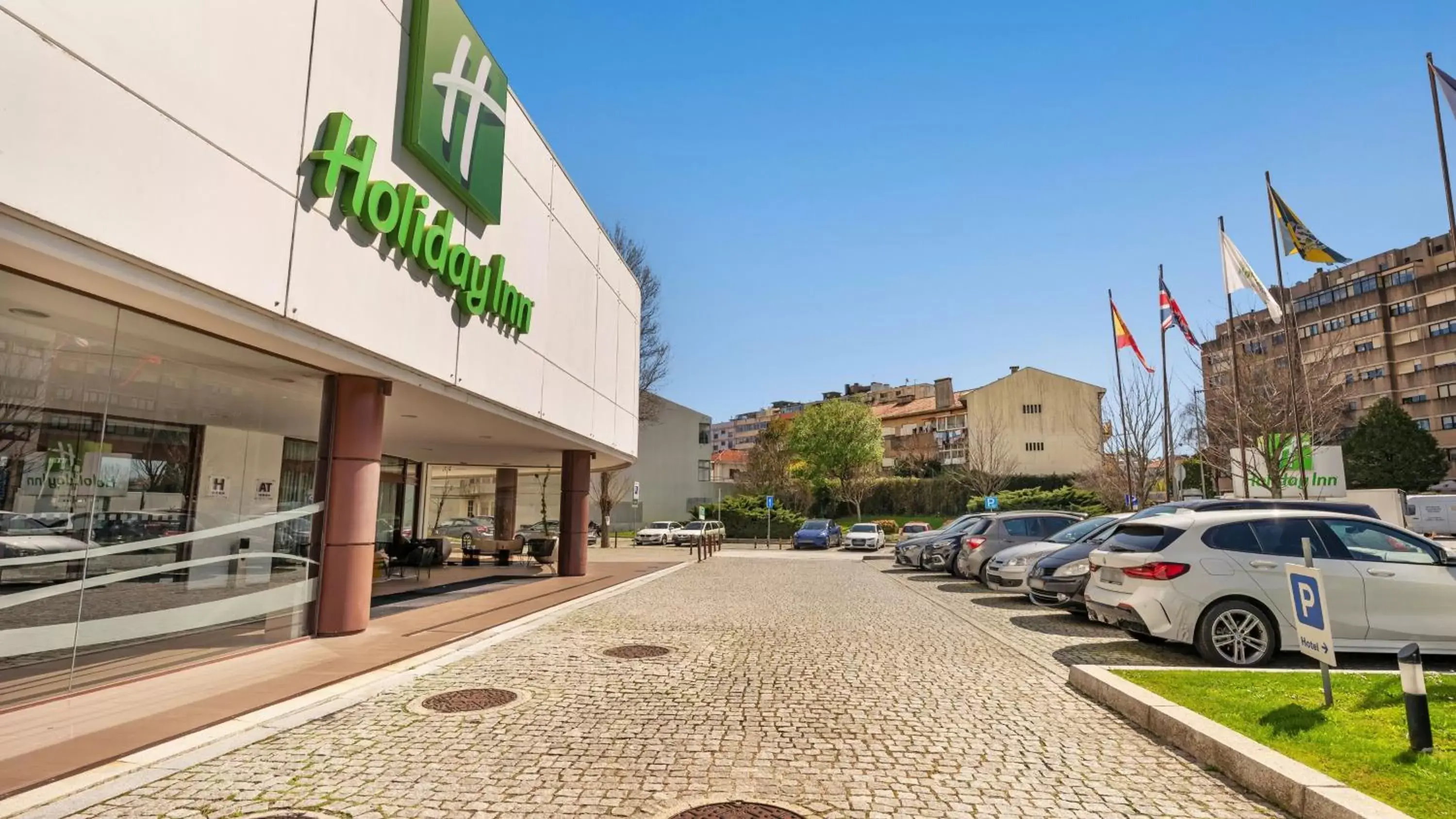 Property building in Holiday Inn Porto Gaia by IHG Property building in Holiday Inn Porto Gaia by IHG