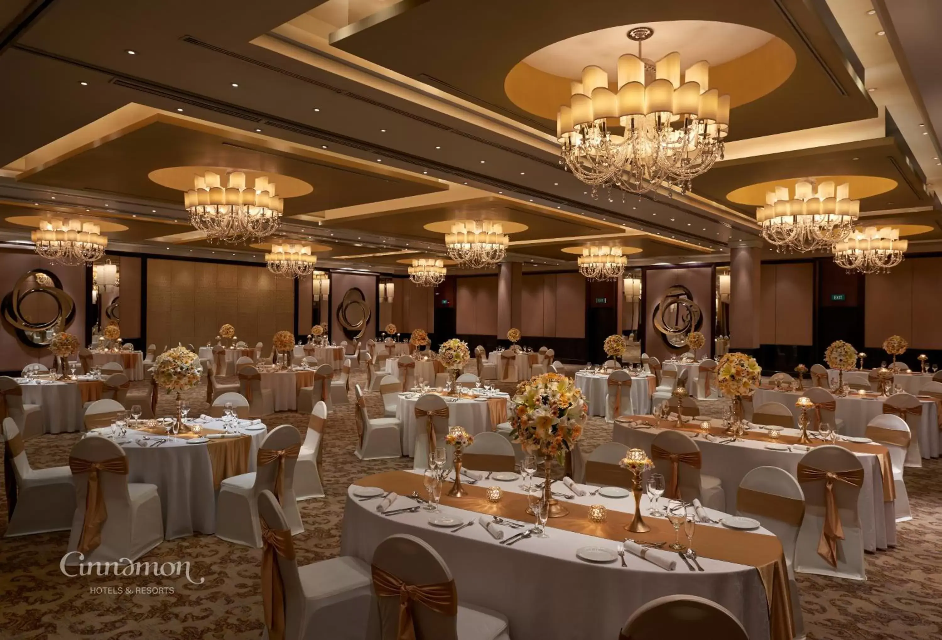 Banquet/Function facilities, Restaurant/Places to Eat in Cinnamon Lakeside