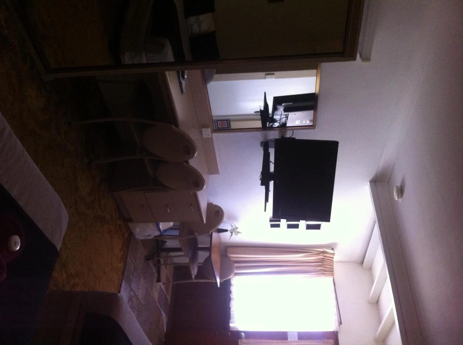 Day in Elsinor Motor Lodge