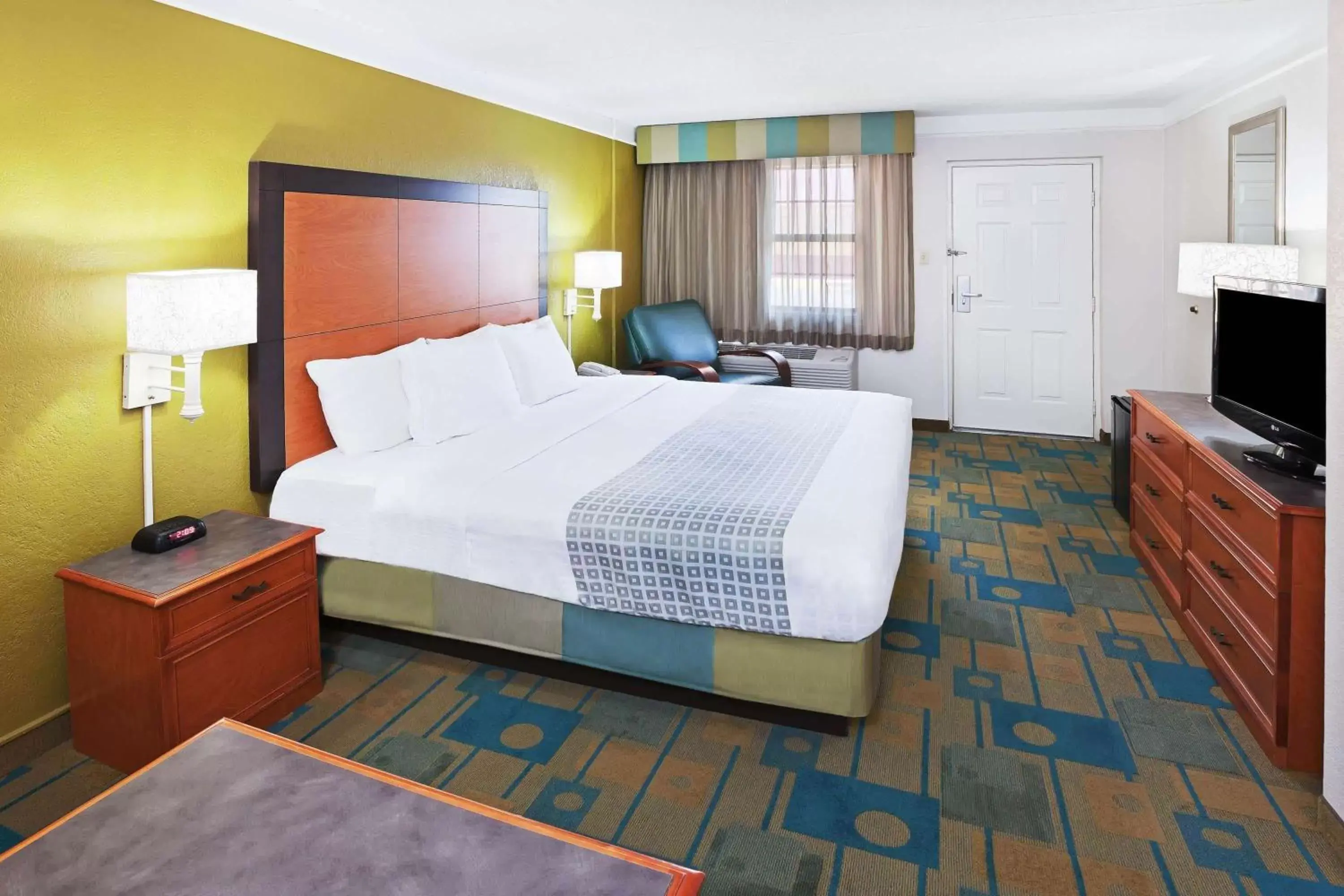 Photo of the whole room, Bed in La Quinta Inn by Wyndham Amarillo Mid-City
