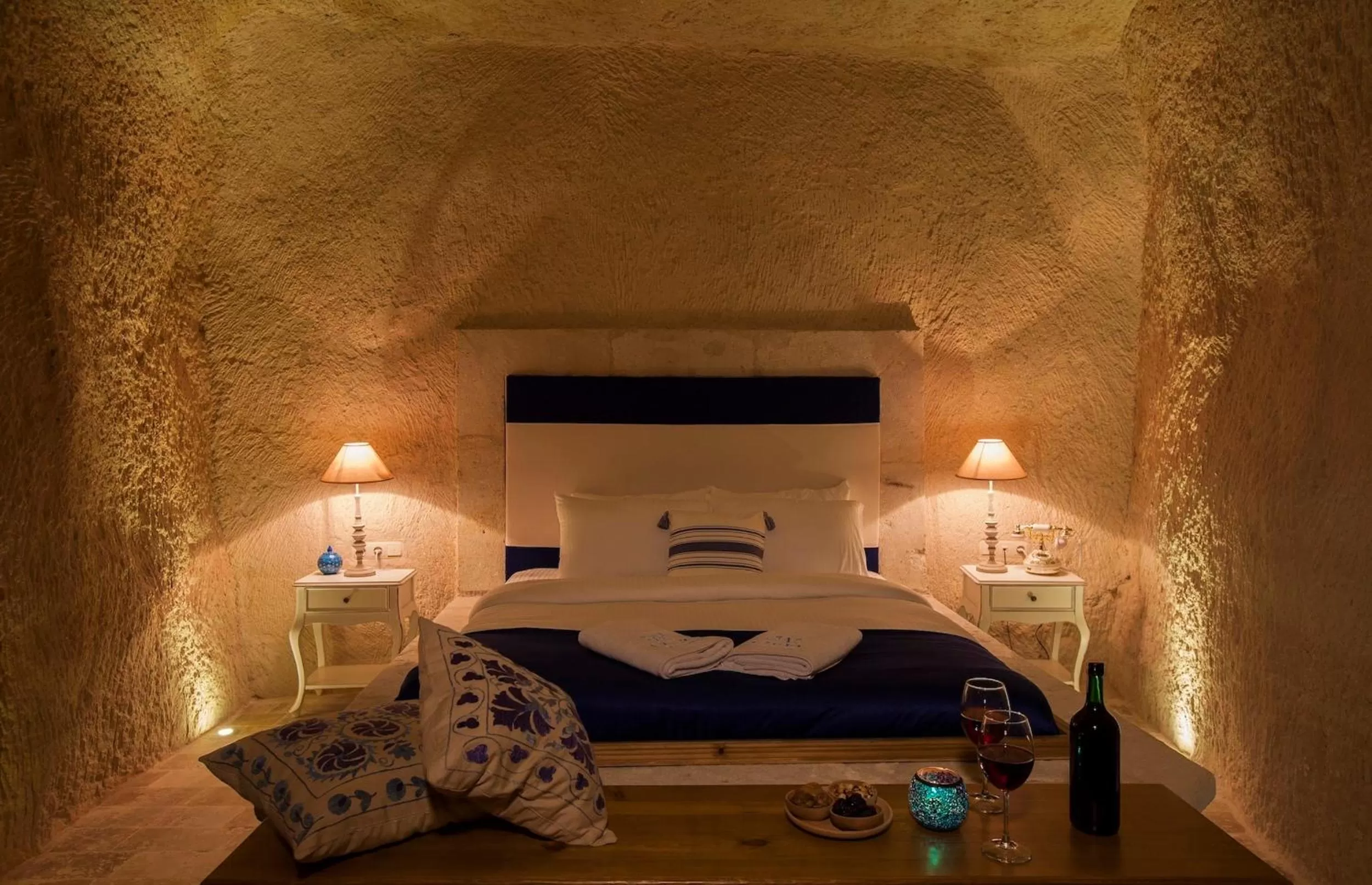 Bed in Azure Cave Suites - Cappadocia