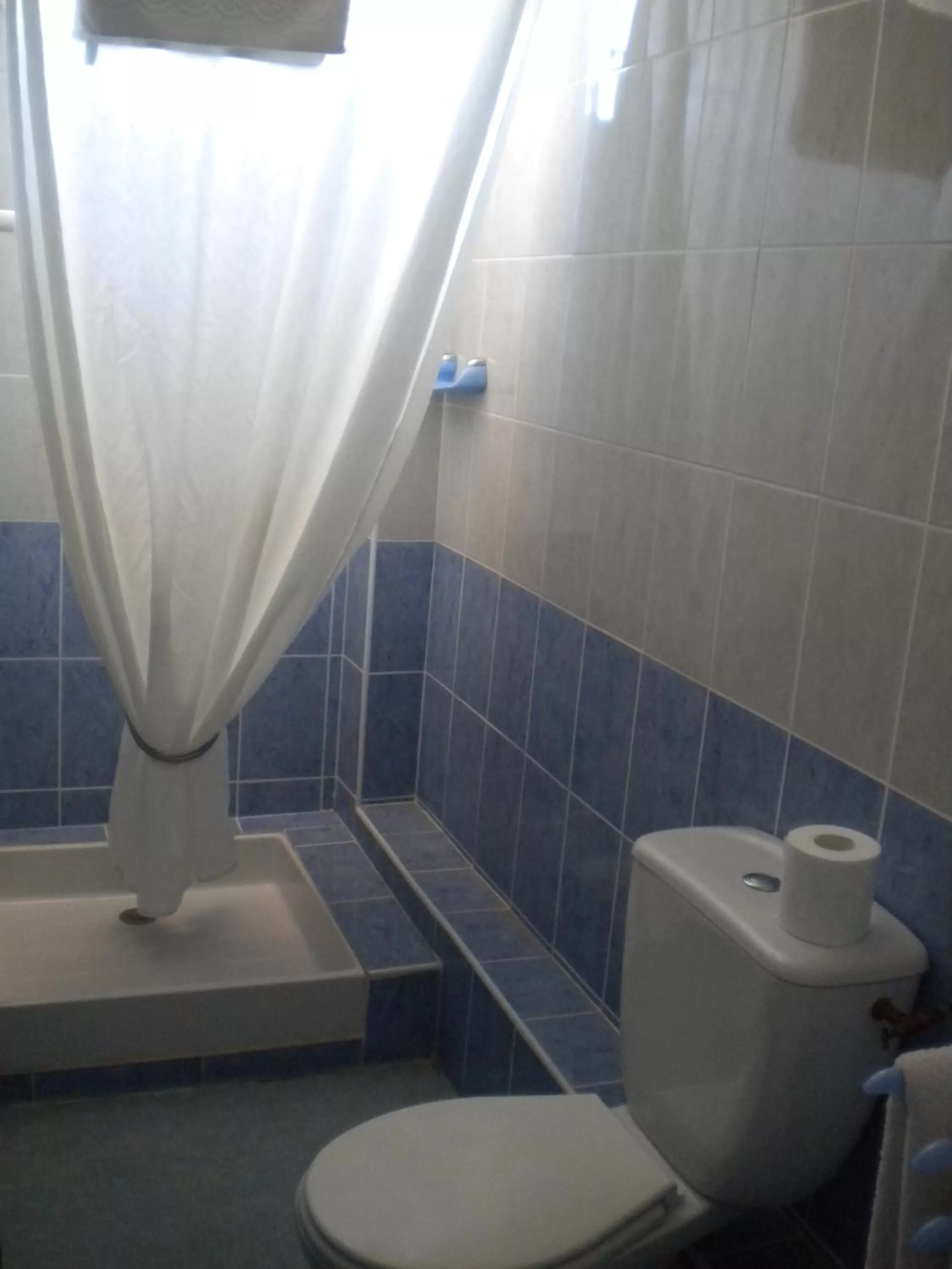 Shower, Bathroom in L 'Acropole