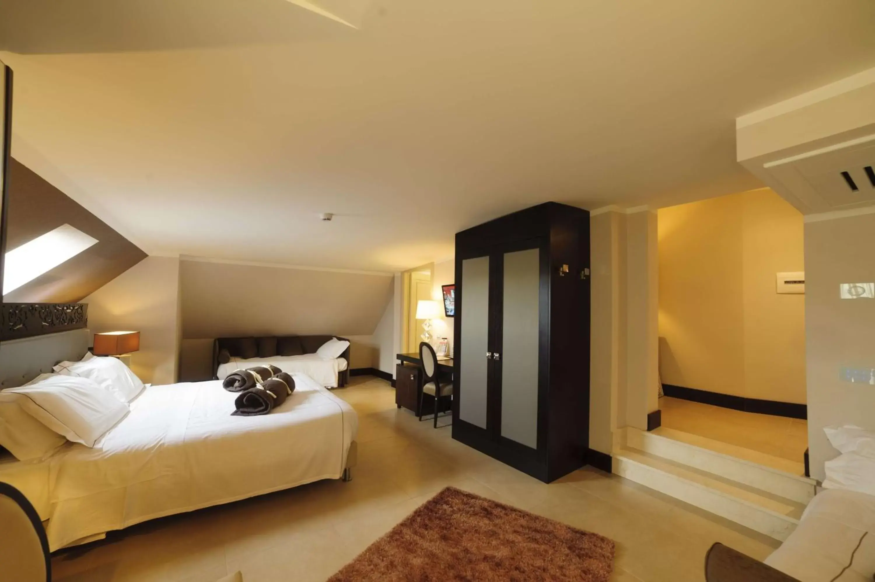 Bedroom in Best Western Plus Hotel Perla Del Porto