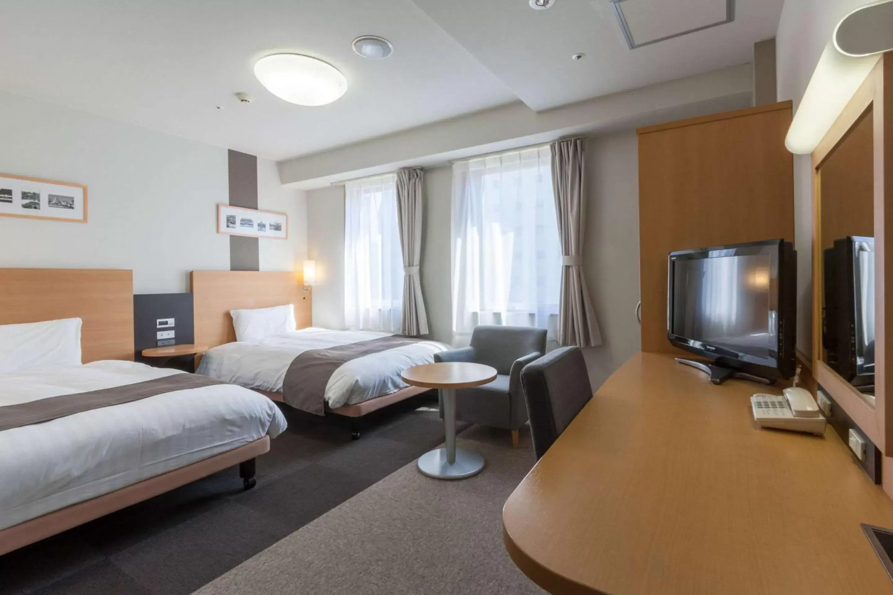 Photo of the whole room, TV/Entertainment Center in Comfort Hotel Hiroshima Otemachi