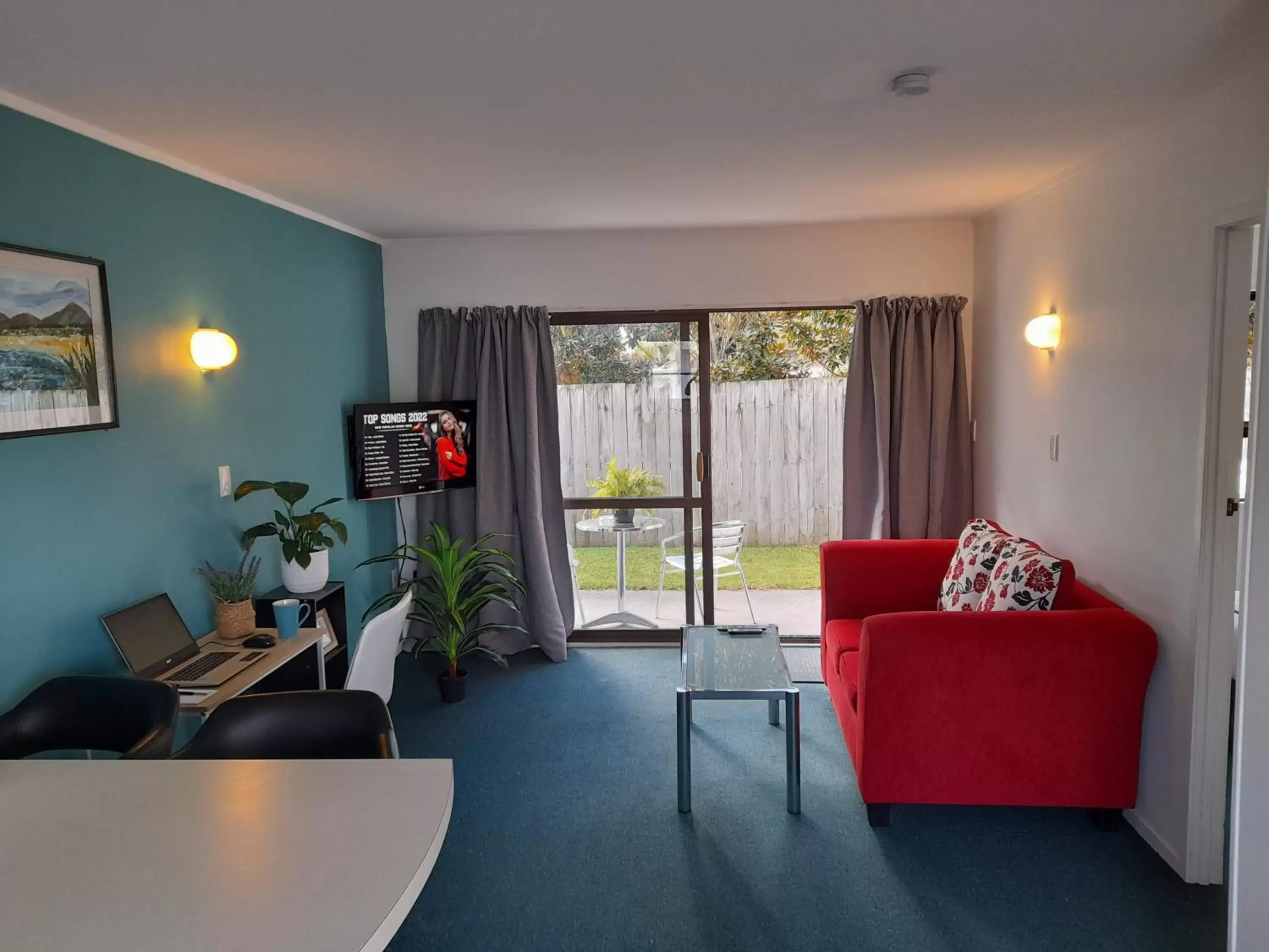 Living room, Seating Area in Marlin Court Motel