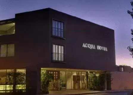 Facade/entrance in Acqua Hotel