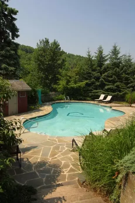 Swimming Pool in Glasbern Country Inn Historic Hotels of America