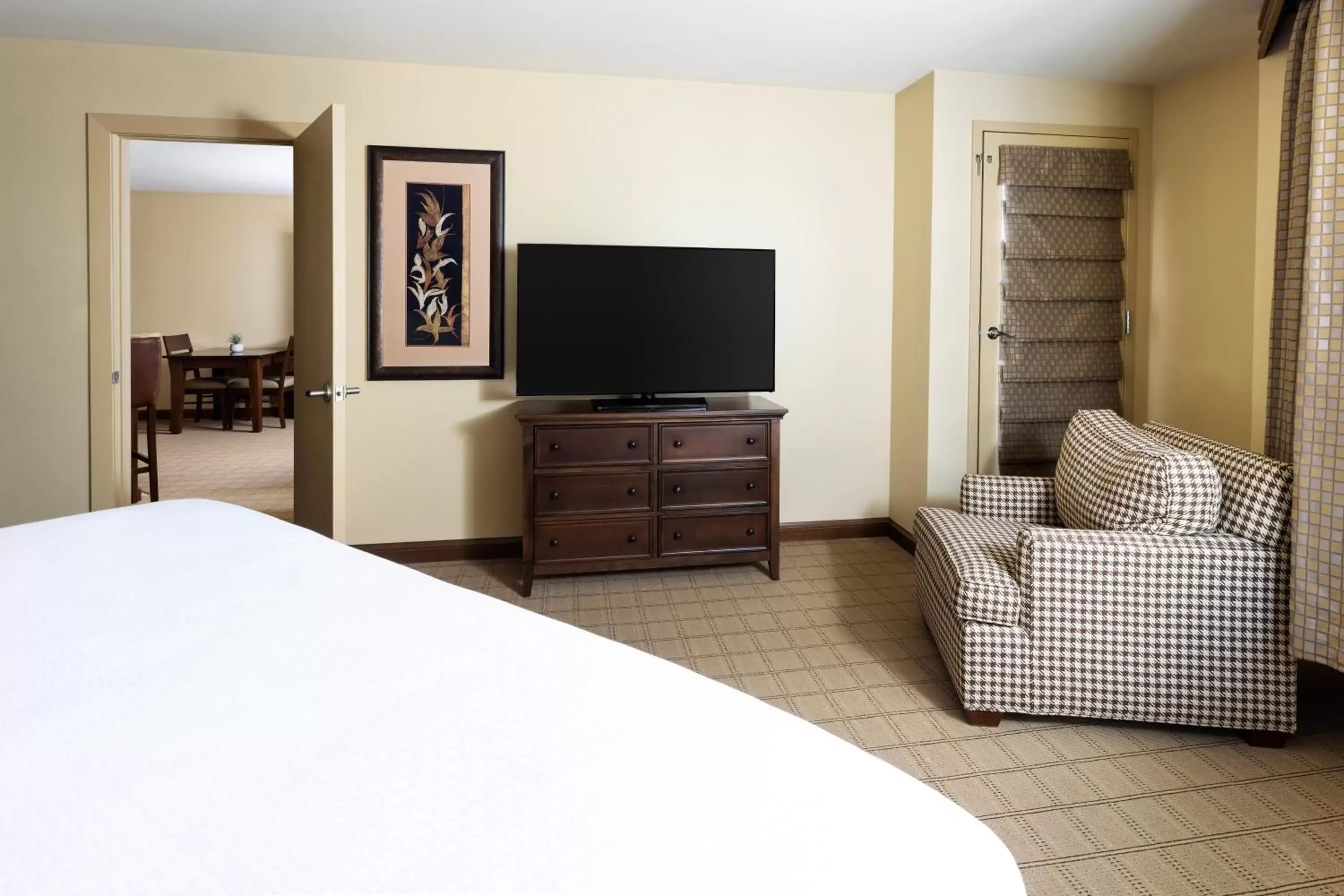 Bedroom, TV/Entertainment Center in Elevation Hotel & Spa