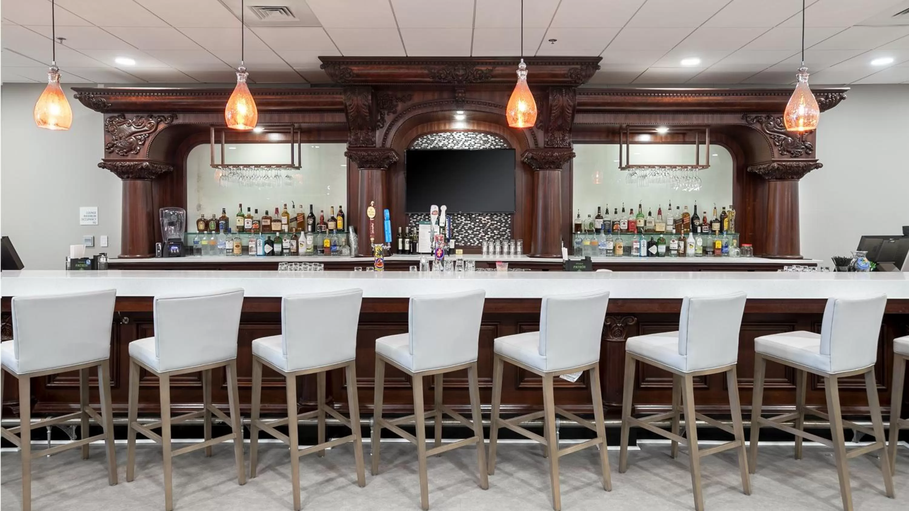 Lounge or bar in Holiday Inn Panama City by IHG