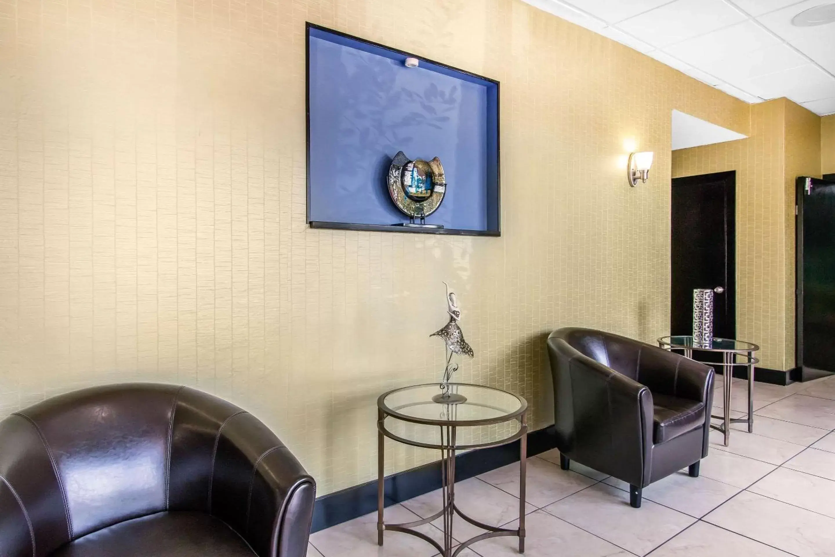Lobby or reception in Quality Inn Hinesville - Fort Stewart Area, Kitchenette Rooms - Pool - Guest Laundry