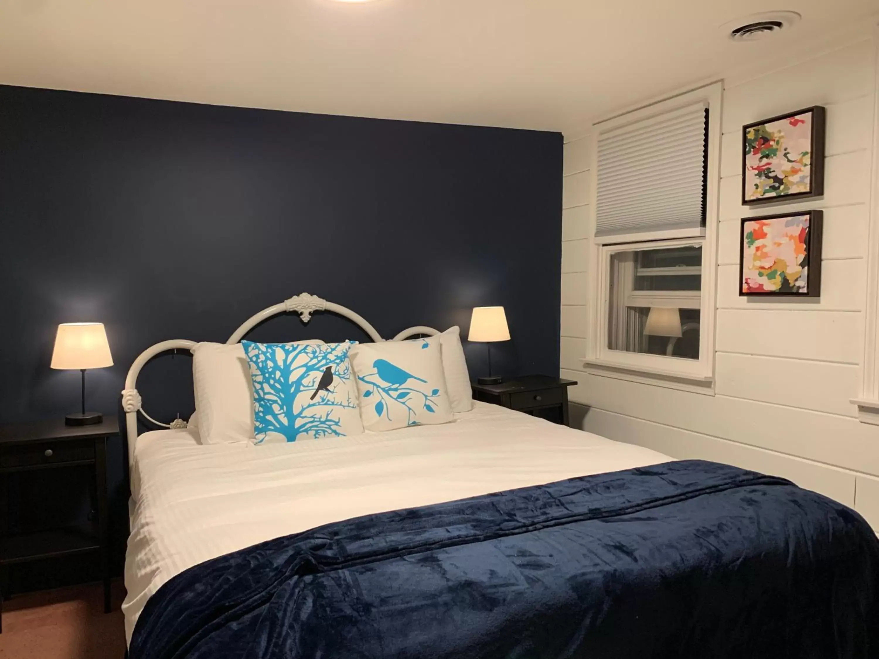 Bed in The Nutmeg Vermont Bed in The Nutmeg Vermont