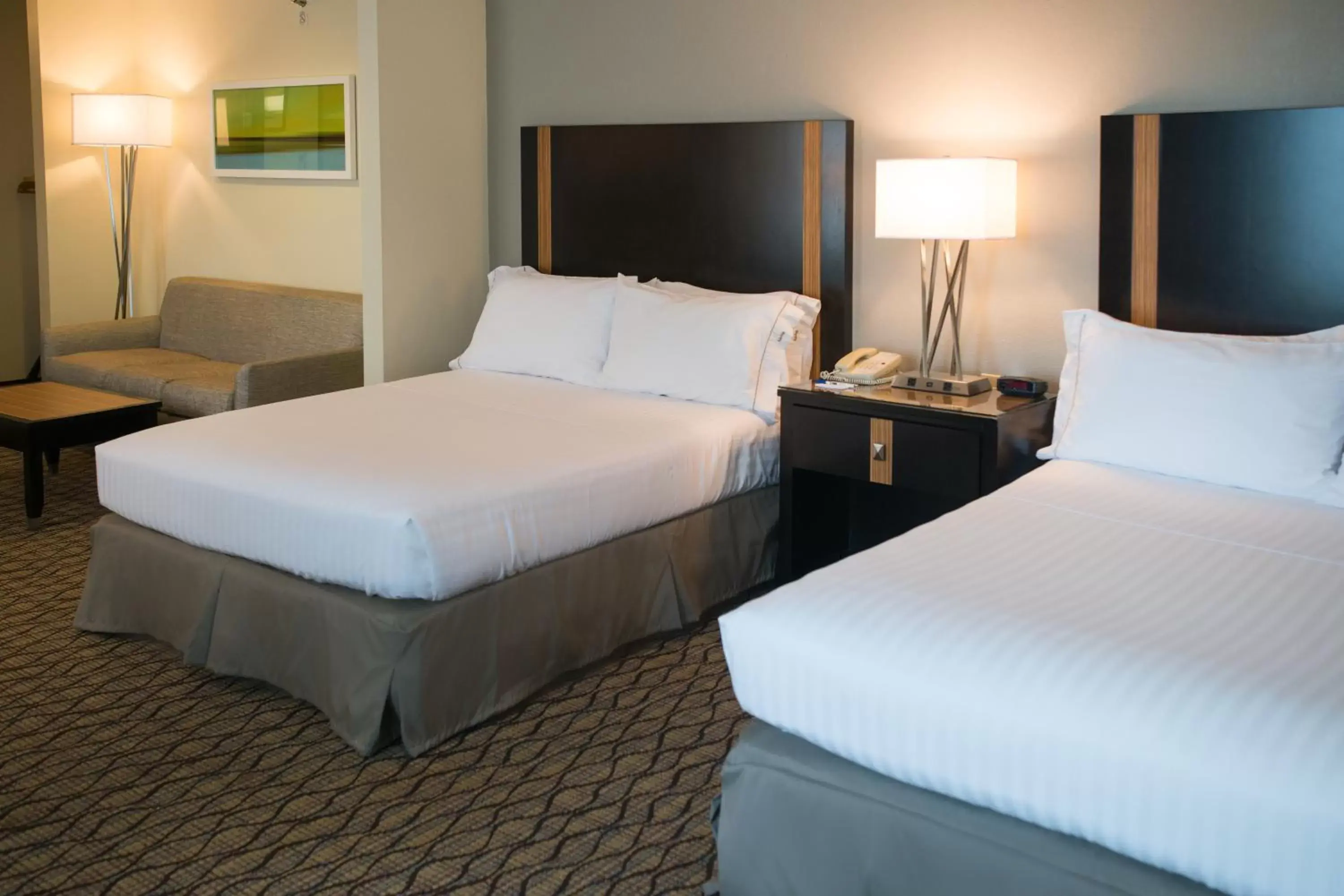 Bed in Holiday Inn Express Hotel & Suites Chanhassen, an IHG Hotel