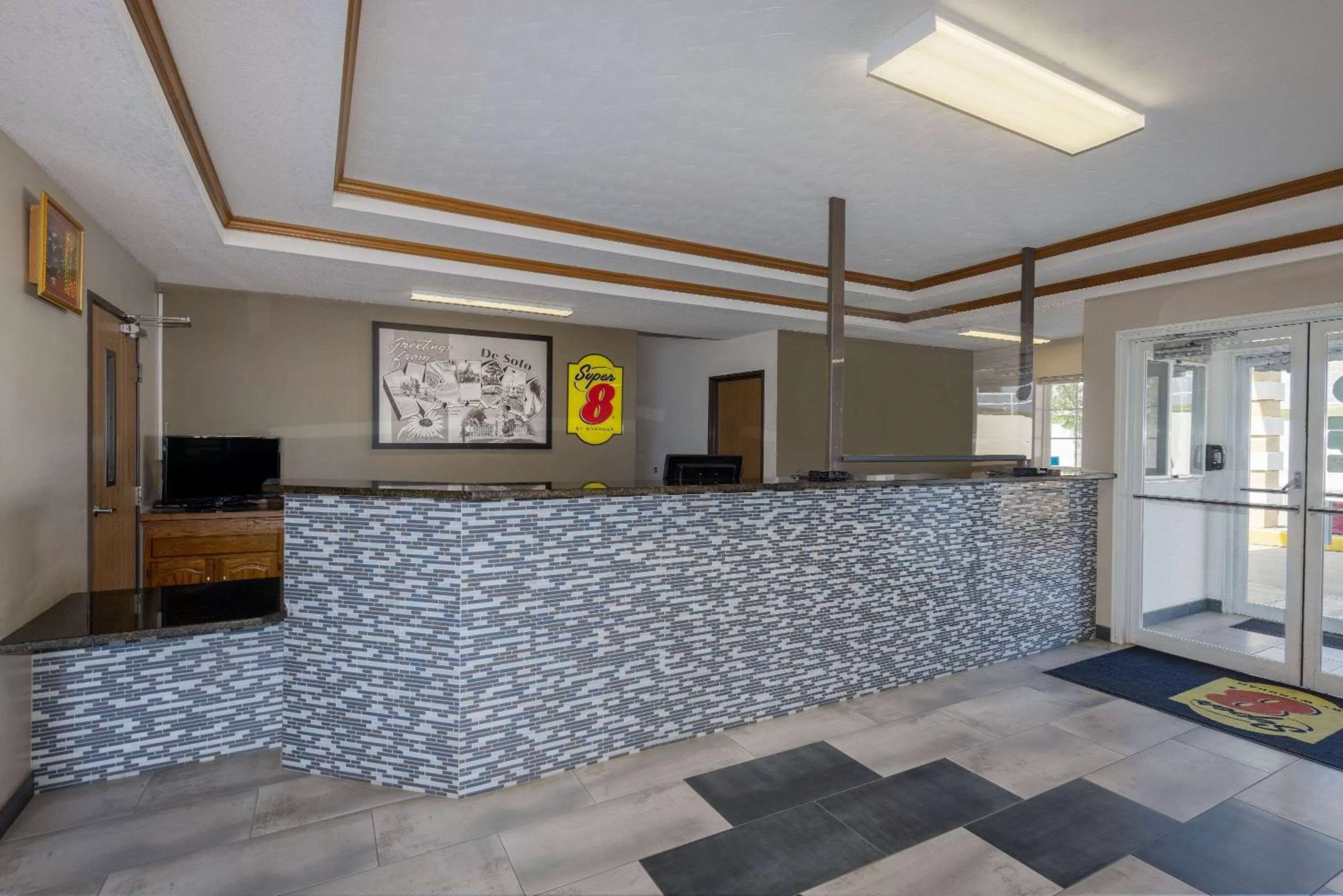 Lobby or reception in Super 8 by Wyndham De Soto