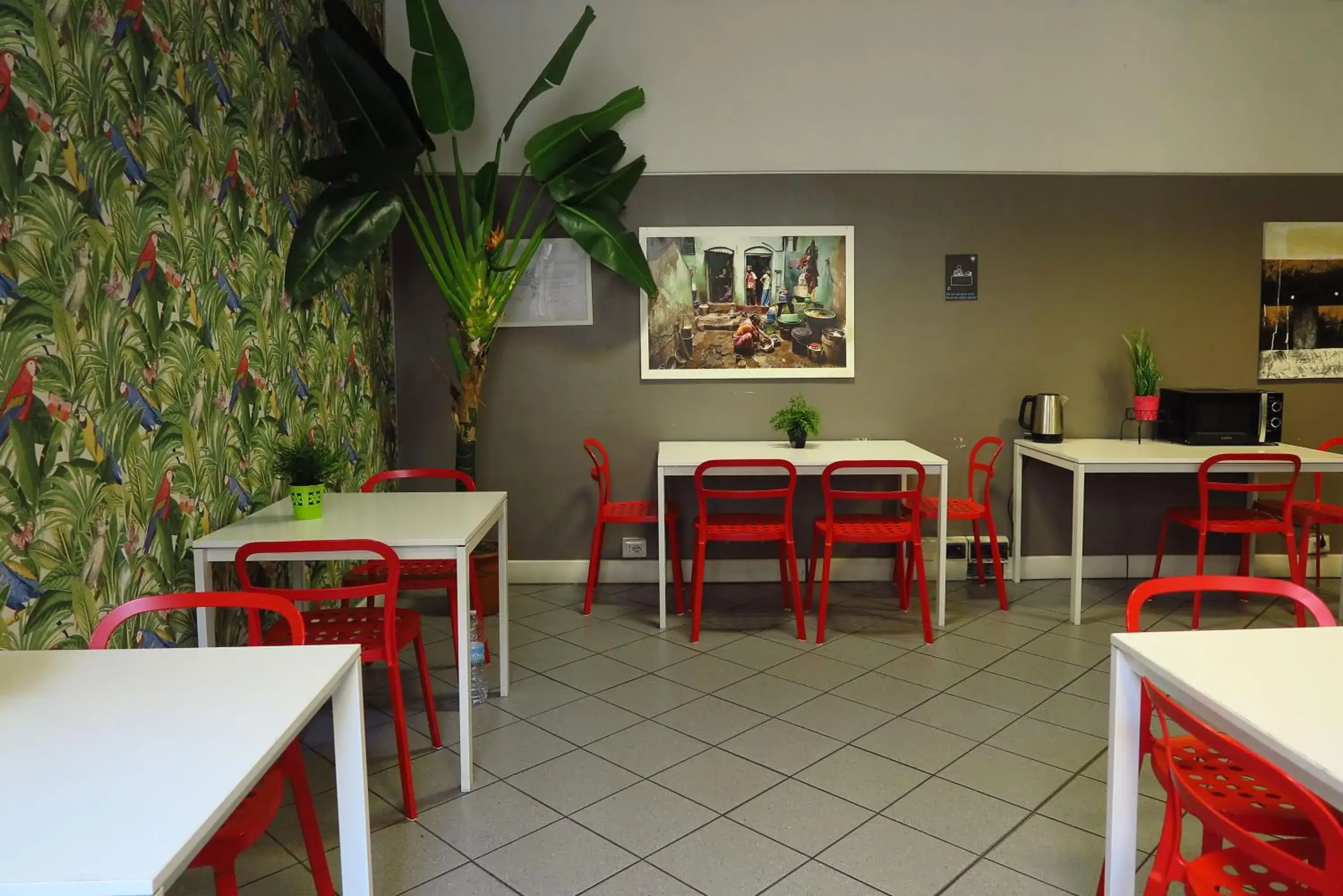Kitchen or kitchenette, Restaurant/Places to Eat in Koala Hostel