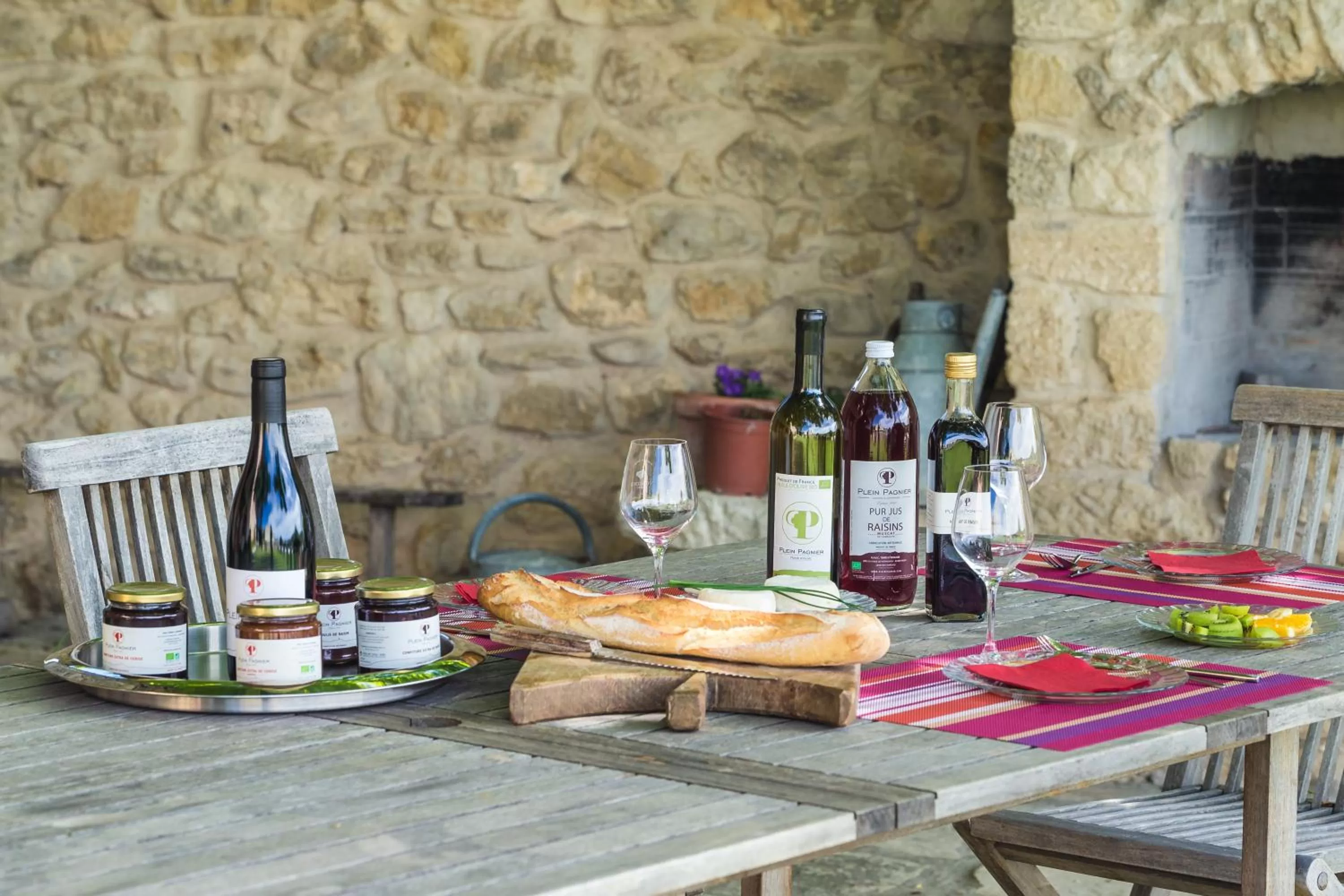 Alcoholic drinks in Le Mas de Plein Pagnier