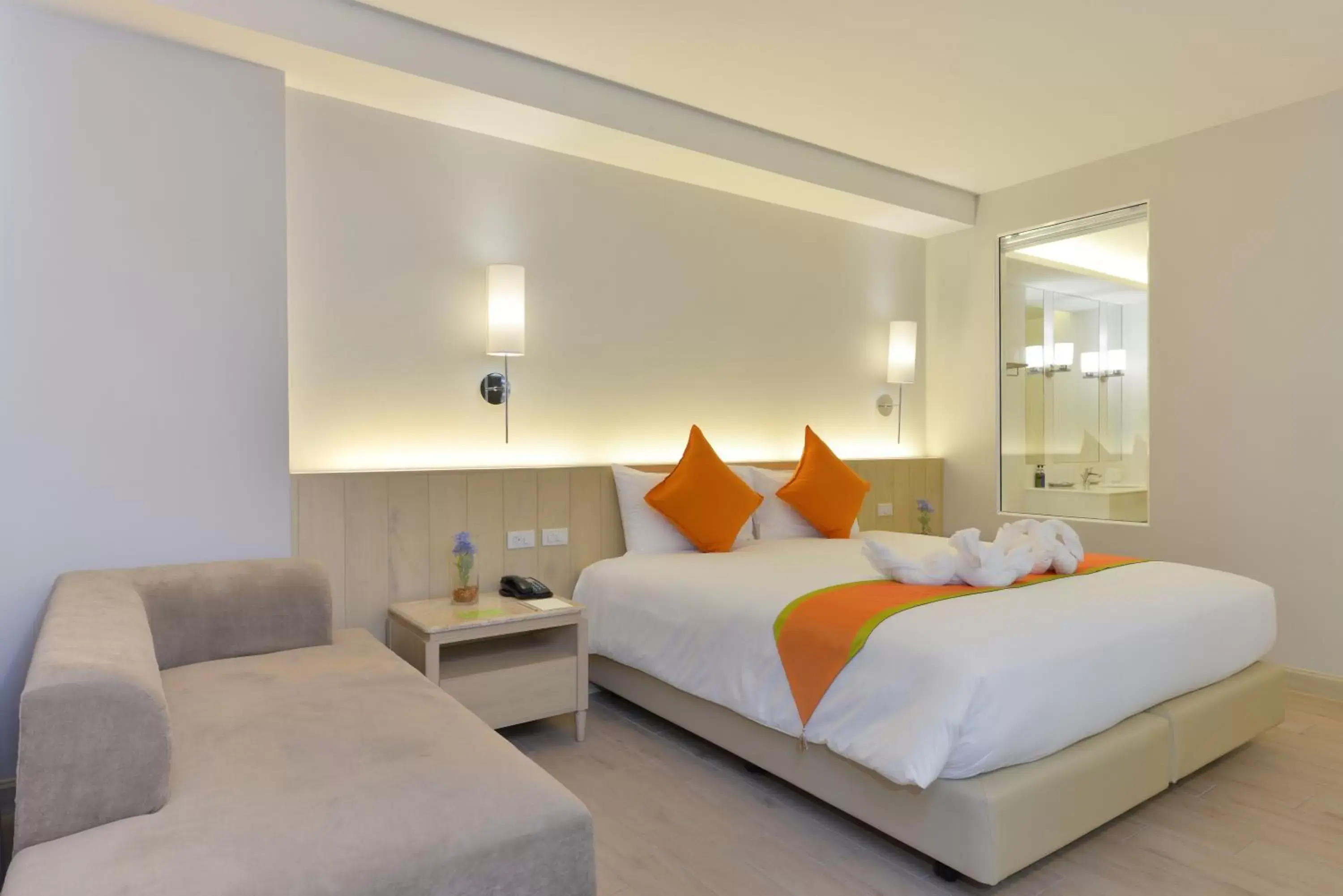 Bedroom, Bed in Hisea Huahin Hotel - SHA Extra Plus