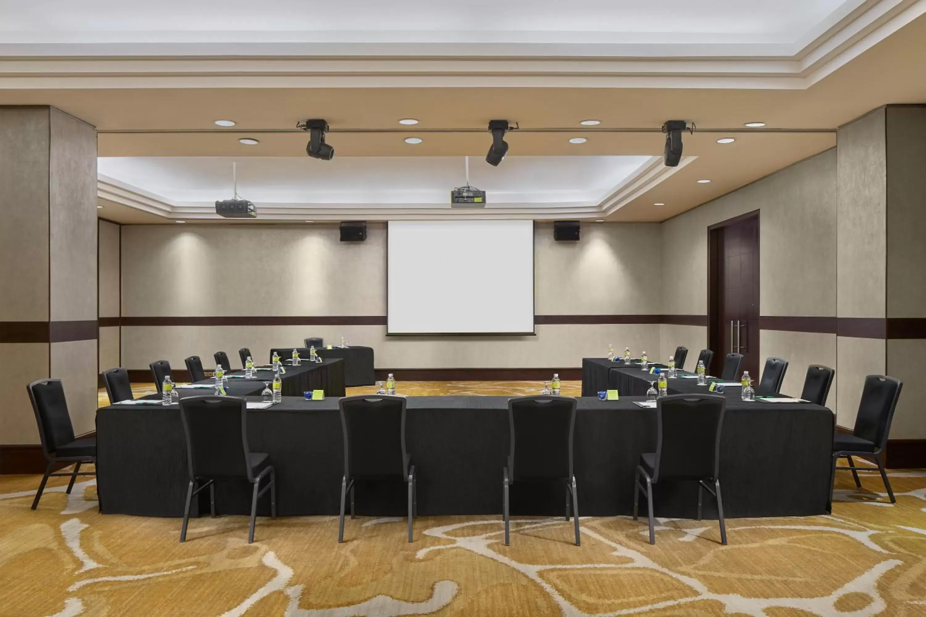 Meeting/conference room in Holiday Inn Singapore Atrium, an IHG Hotel