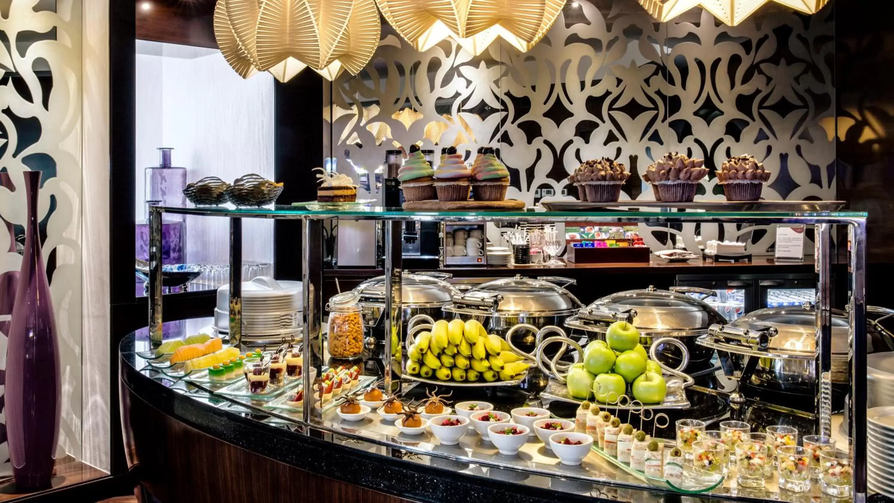 Food and drinks in Crowne Plaza Dubai Deira, an IHG Hotel
