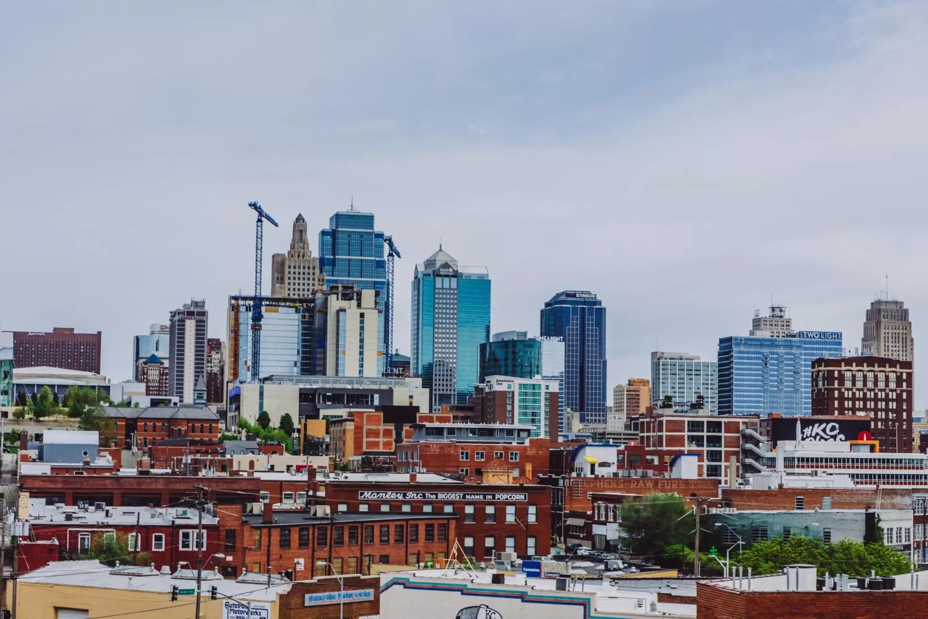 Property building in Crossroads Hotel Property building in Crossroads Hotel