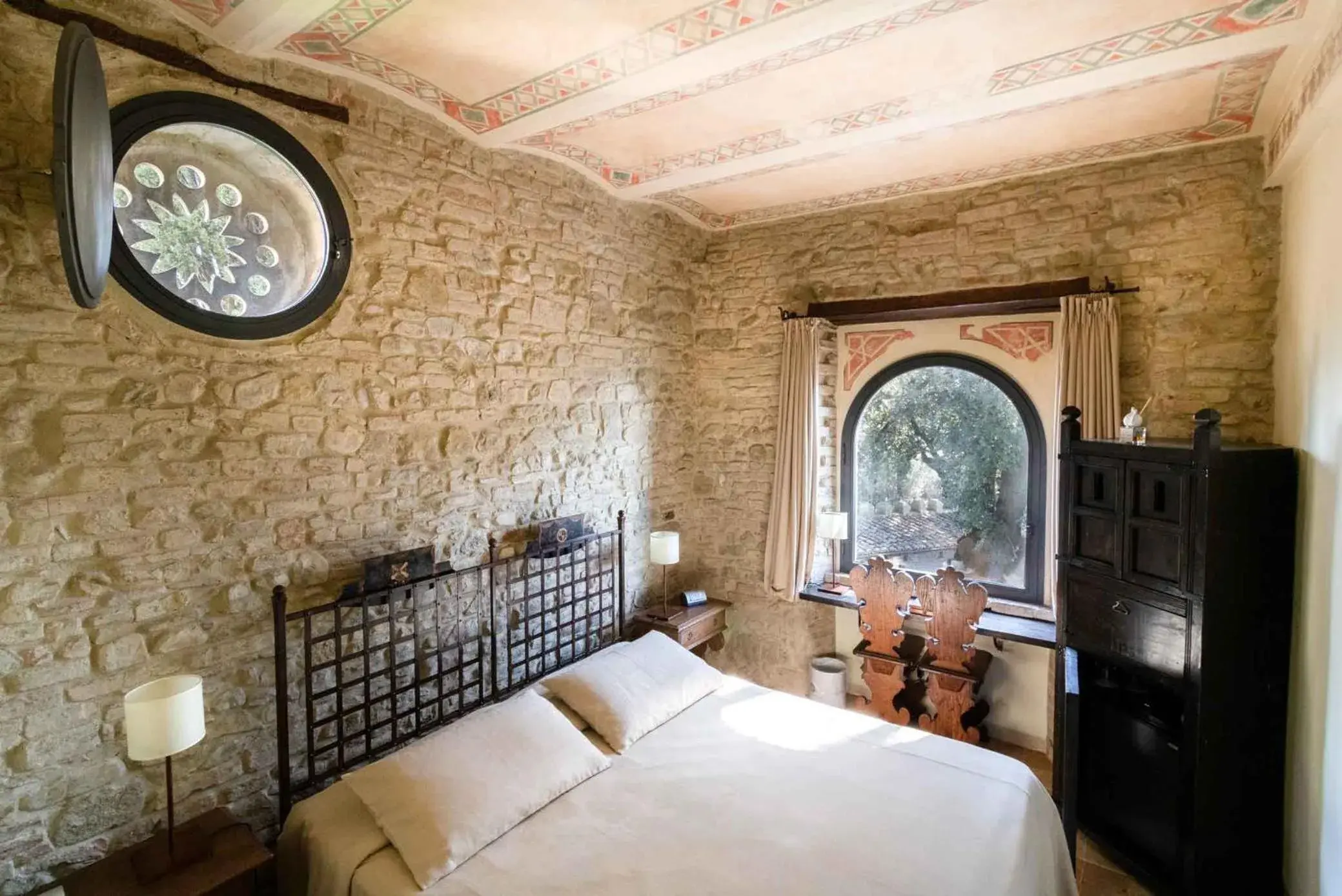 Photo of the whole room, Bed in Castello Di Monterone