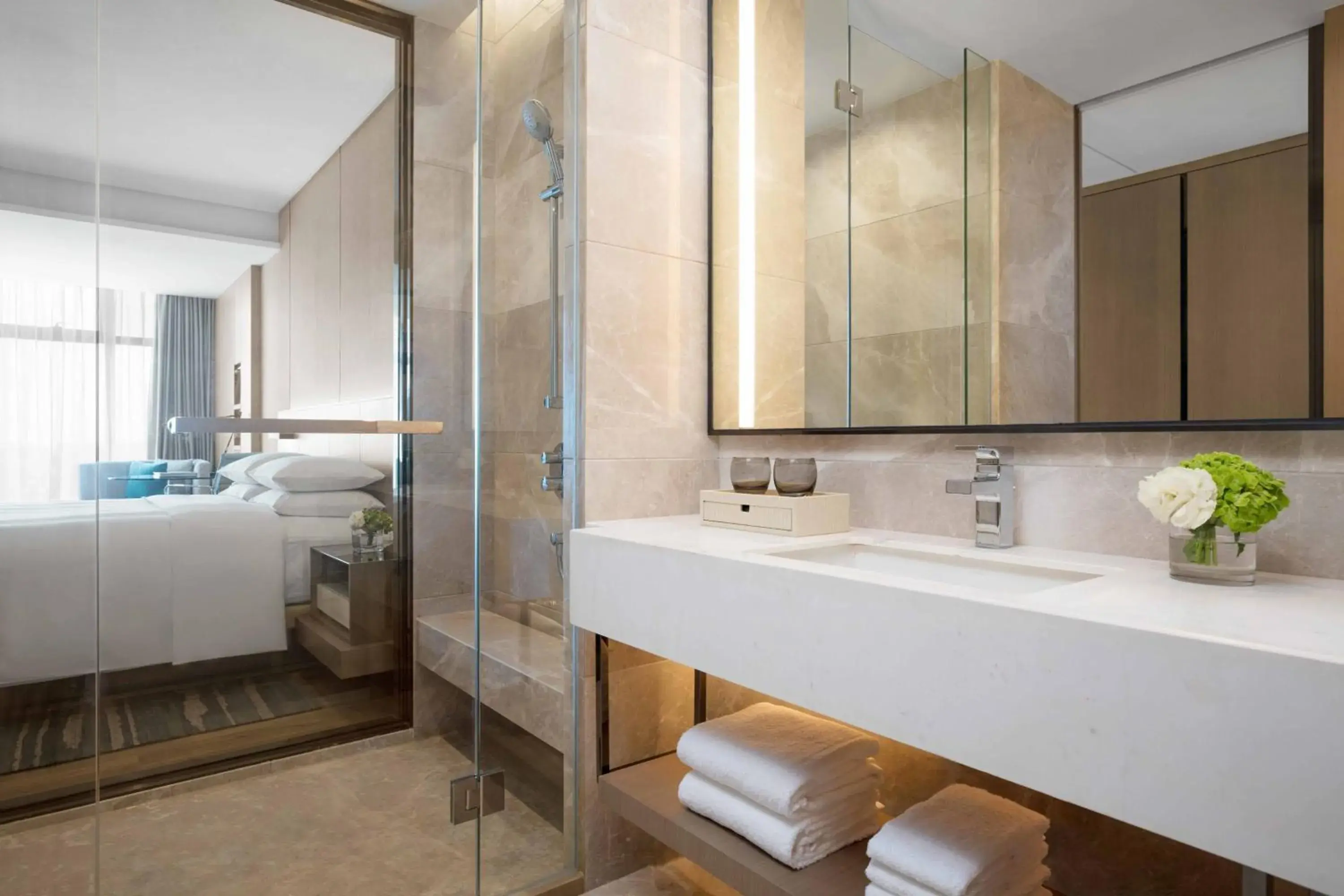 Photo of the whole room, Bathroom in Courtyard by Marriott Shenzhen Bao'an