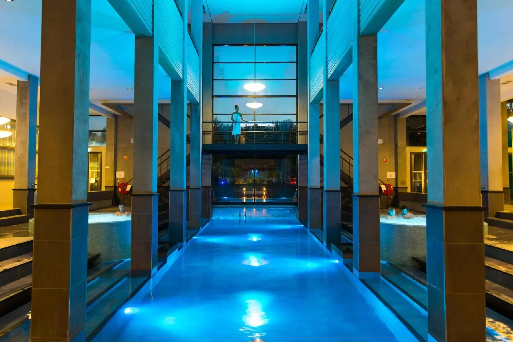 Swimming pool in Hotel & Wellness Zuiver