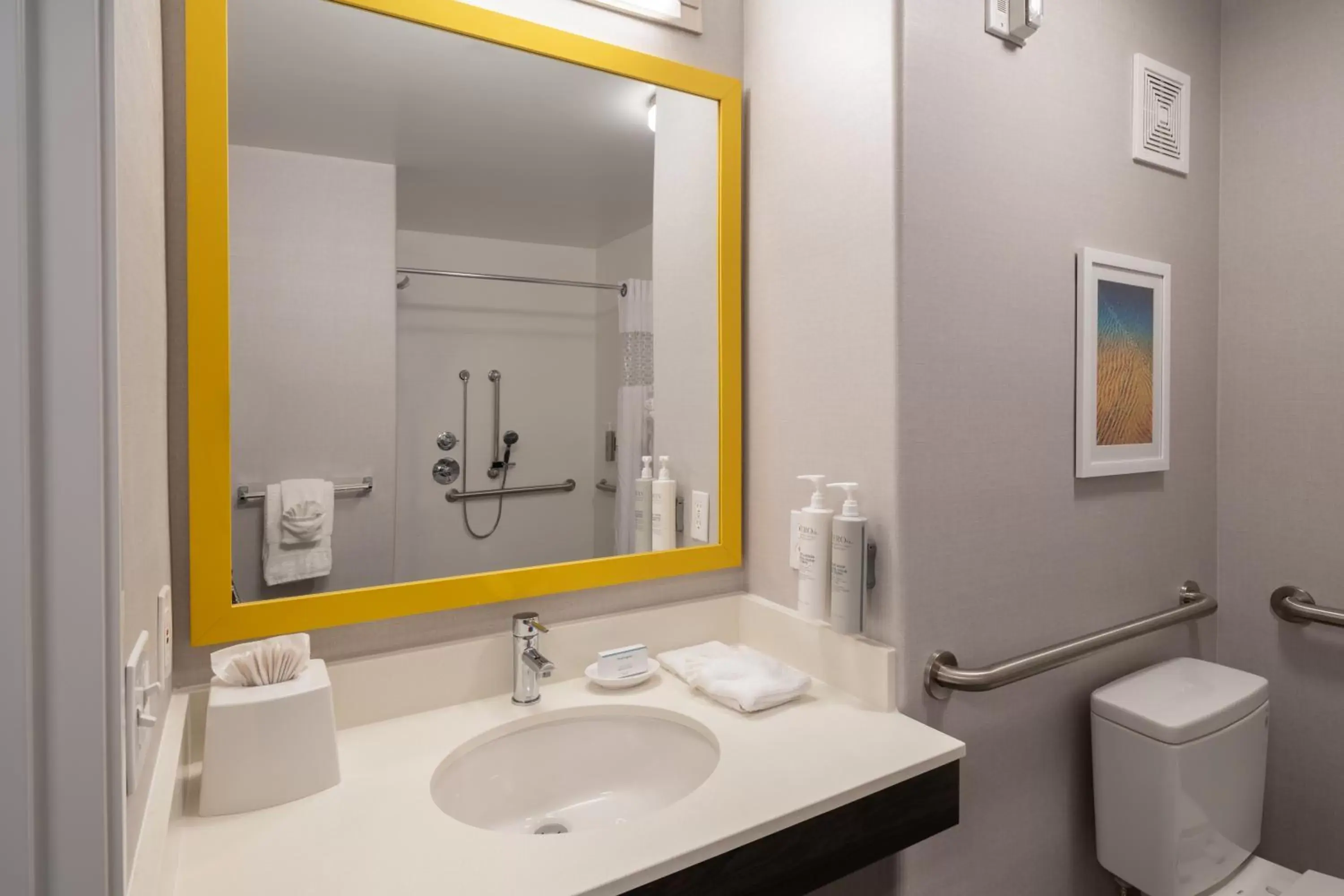 Bathroom in Hampton Inn & Suites Agoura Hills