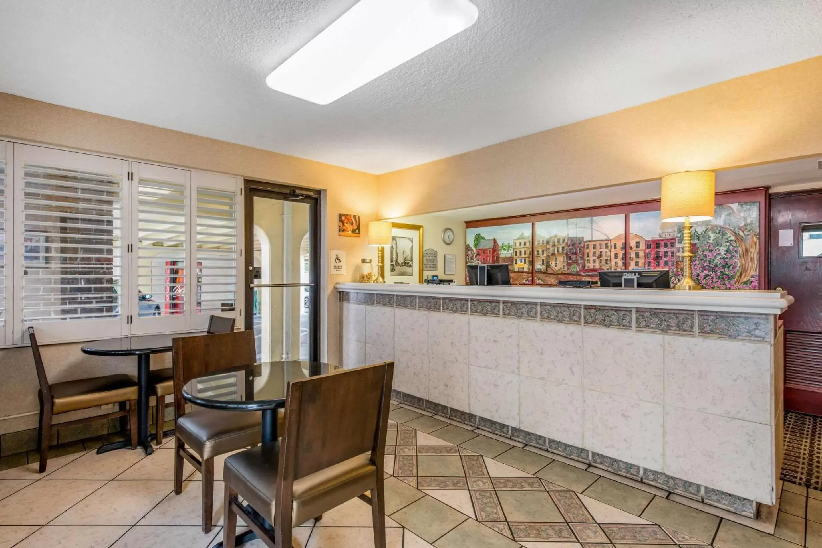 Lobby or reception in Quality Inn Savannah Historic District