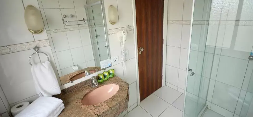 Bathroom in Caravelle Palace Hotel