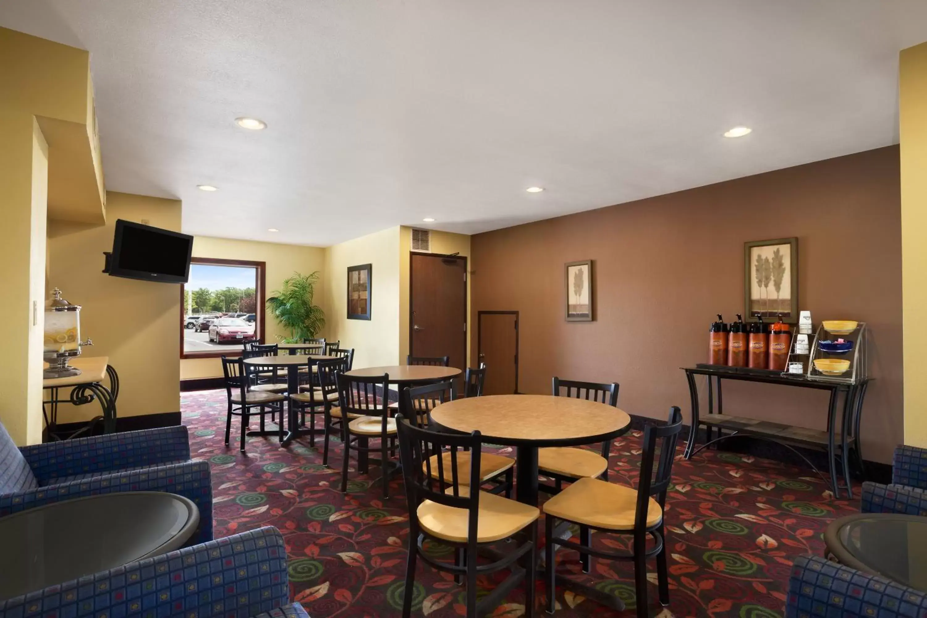 Lobby or reception, Restaurant/Places to Eat in Days Inn by Wyndham Austin