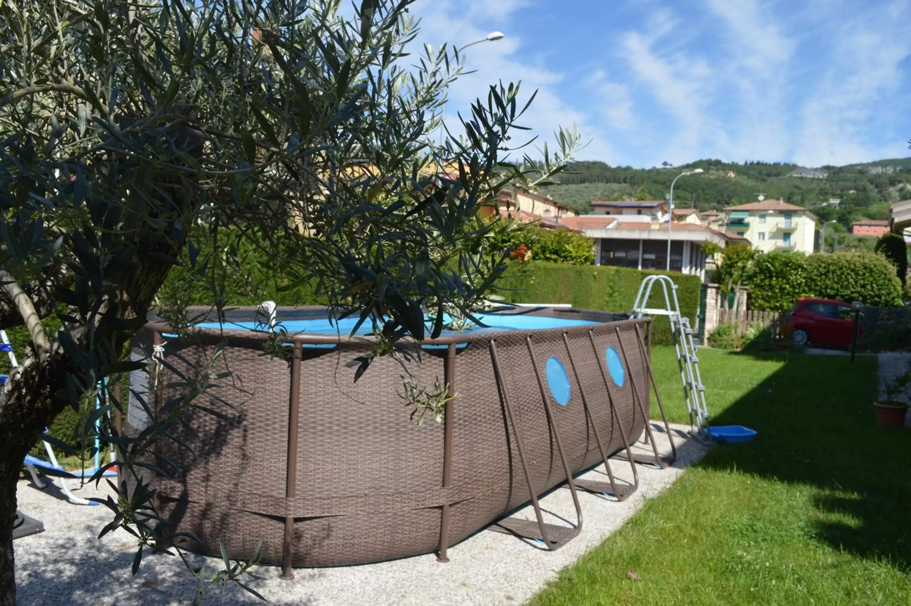 Swimming Pool in Il Sole e la Luna B&B in Garda
