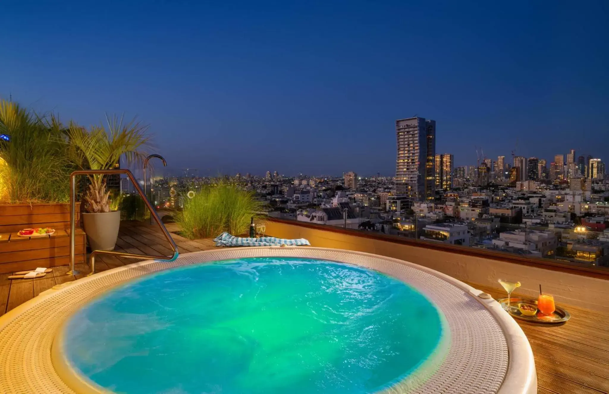 Swimming Pool in Carlton Tel Aviv Hotel – Luxury on the Beach