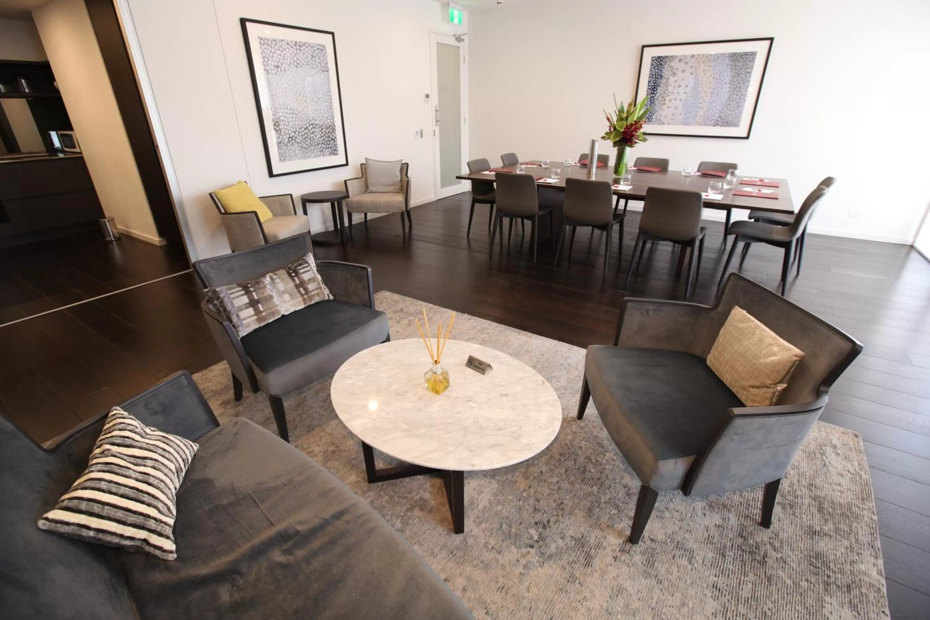 Melbourne Knox Central Apartment Hotel Official