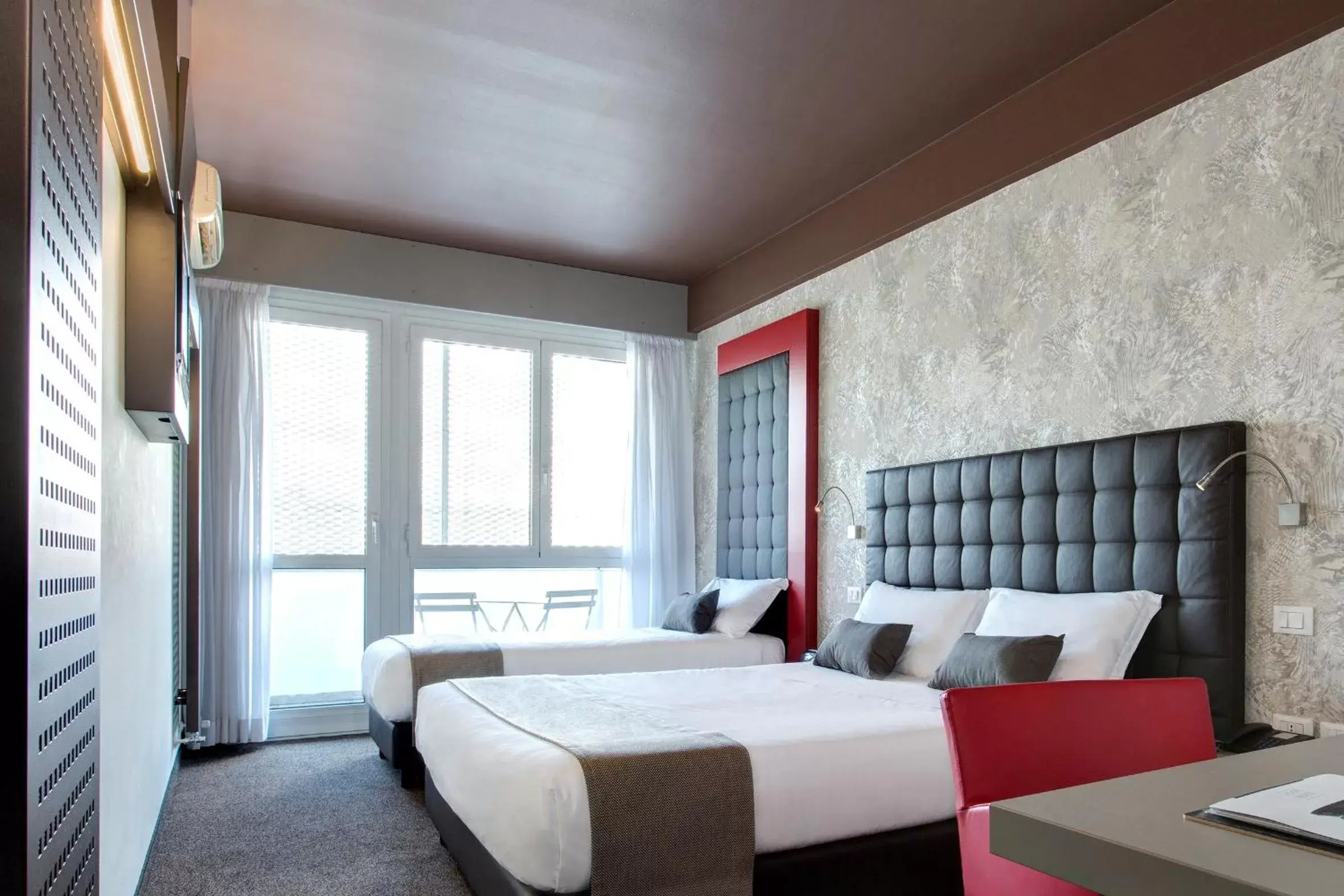 Balcony/Terrace, Bed in Best Western Hotel Continental Balcony/Terrace, Bed in Best Western Hotel Continental