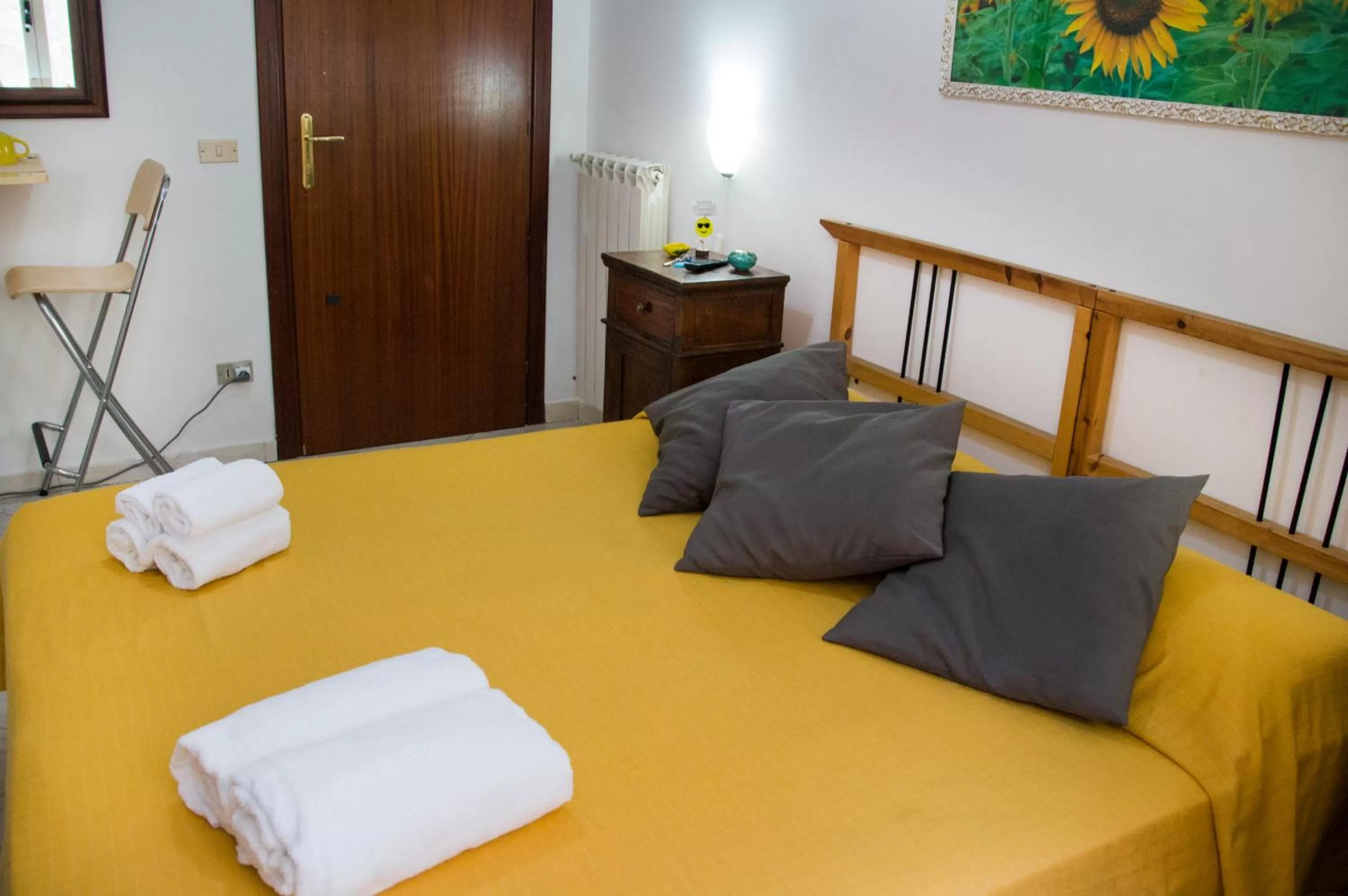 Bedroom, Bed in B&B Carbonara Napoli