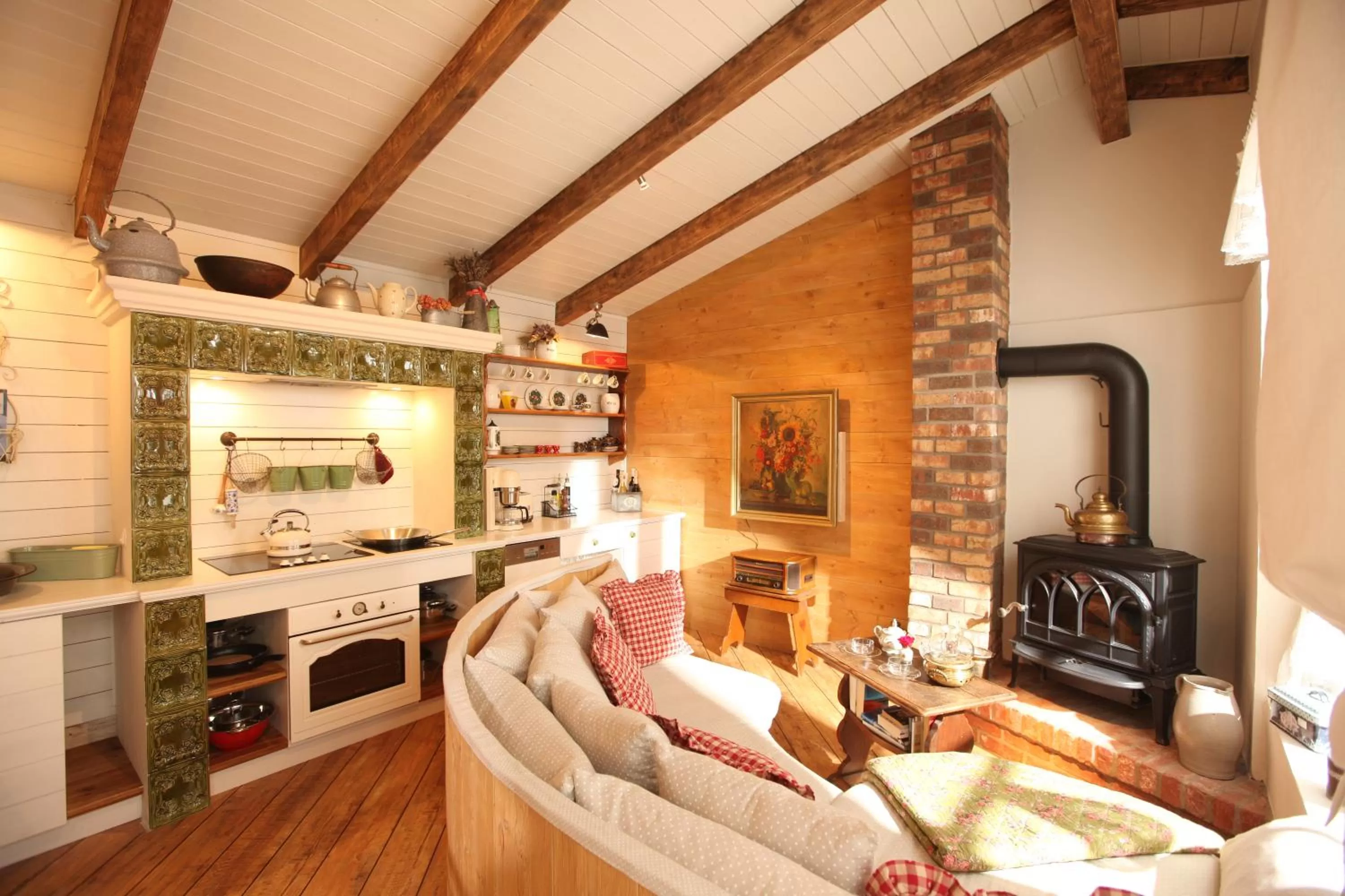 Kitchen or kitchenette, Seating Area in Weißt Du noch - Gästehäuser & Suiten