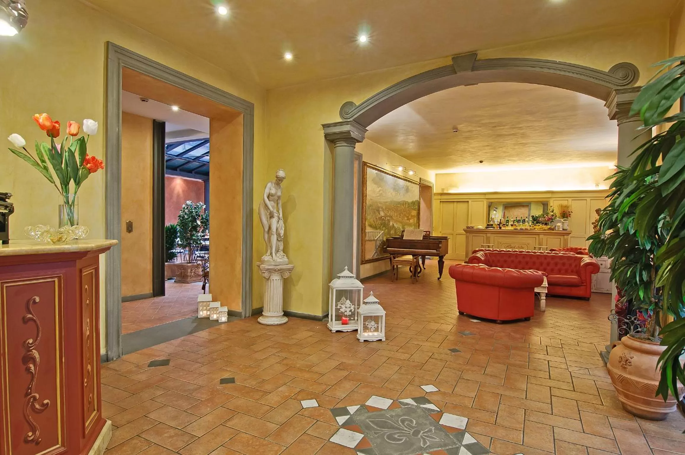 Lounge or bar in Hotel Alba Palace