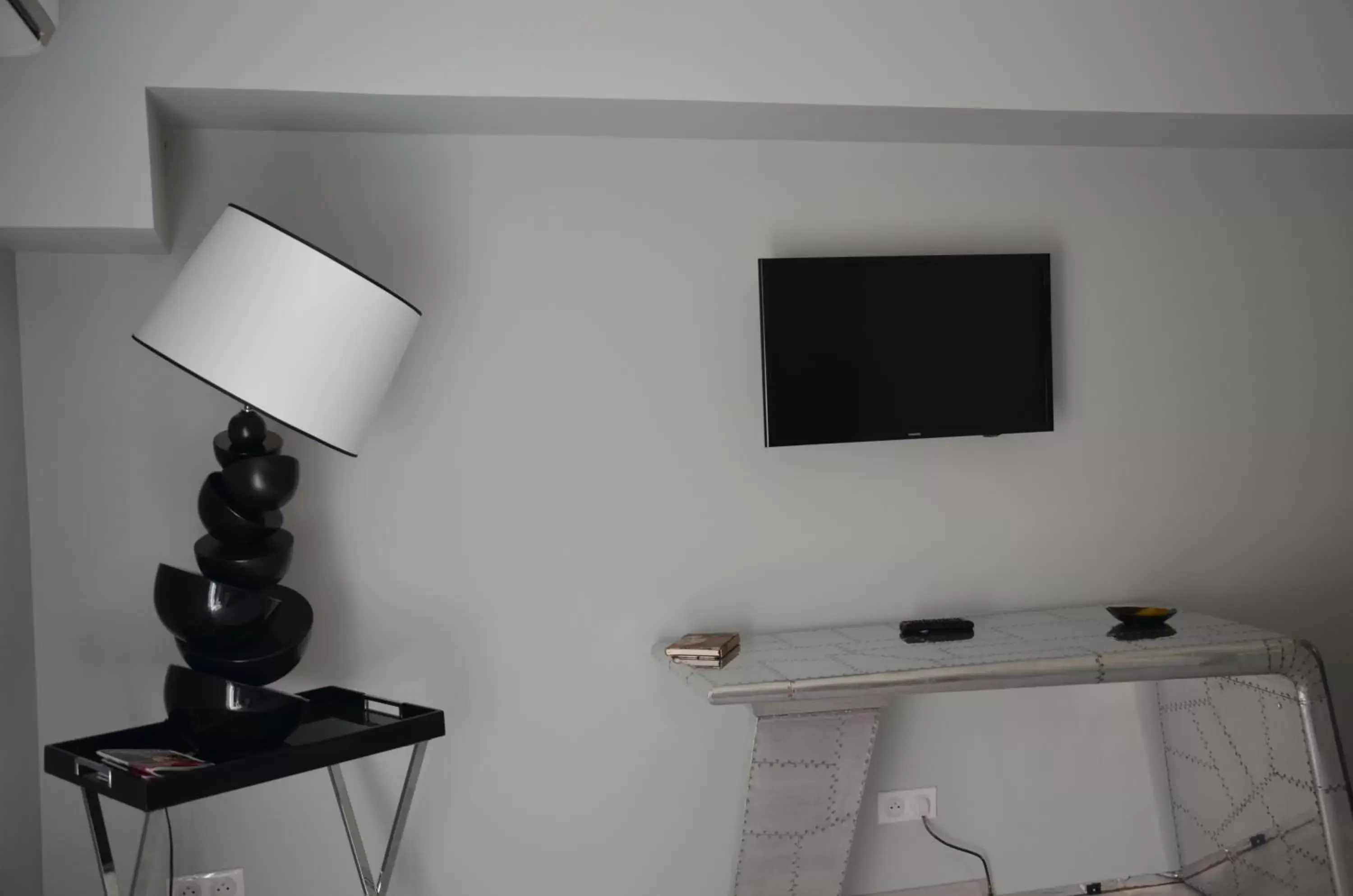 Bedroom, TV/Entertainment Center in Chambre D'hôtes Et Spa