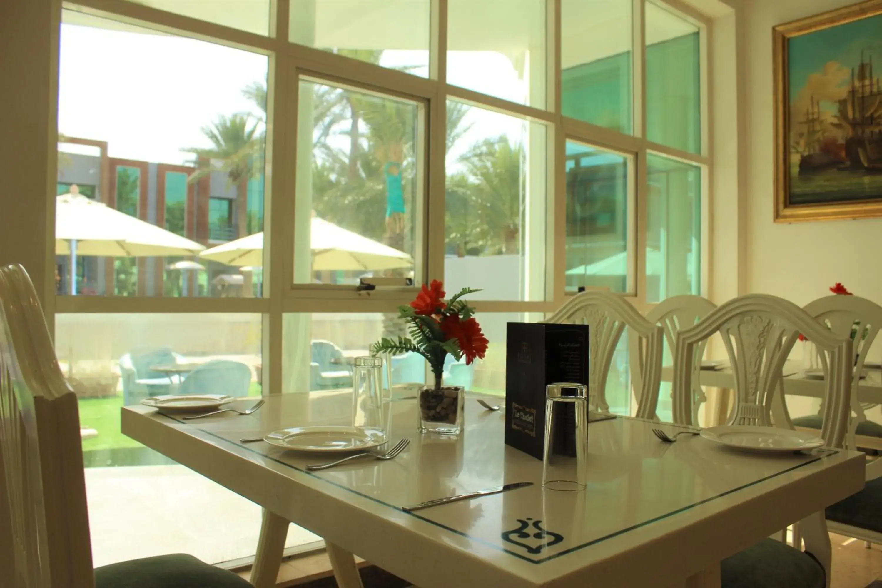 Restaurant/places to eat in Royal Residence Hotel Apartments Restaurant/places to eat in Royal Residence Hotel Apartments