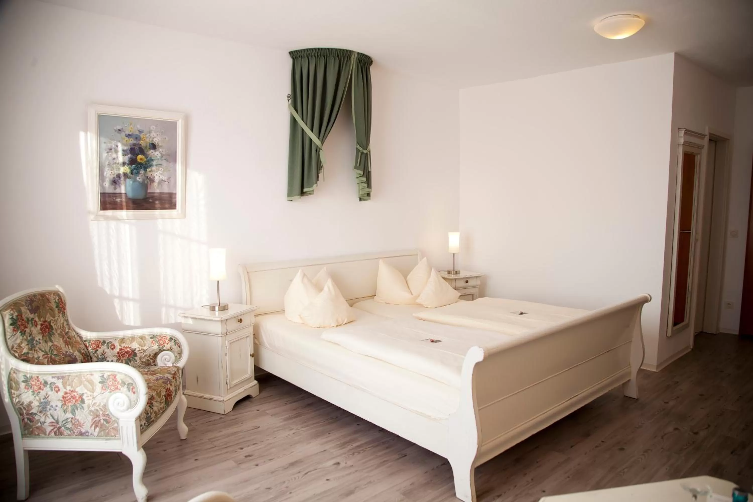 Photo of the whole room, Bed in Flair Hotel Reuner