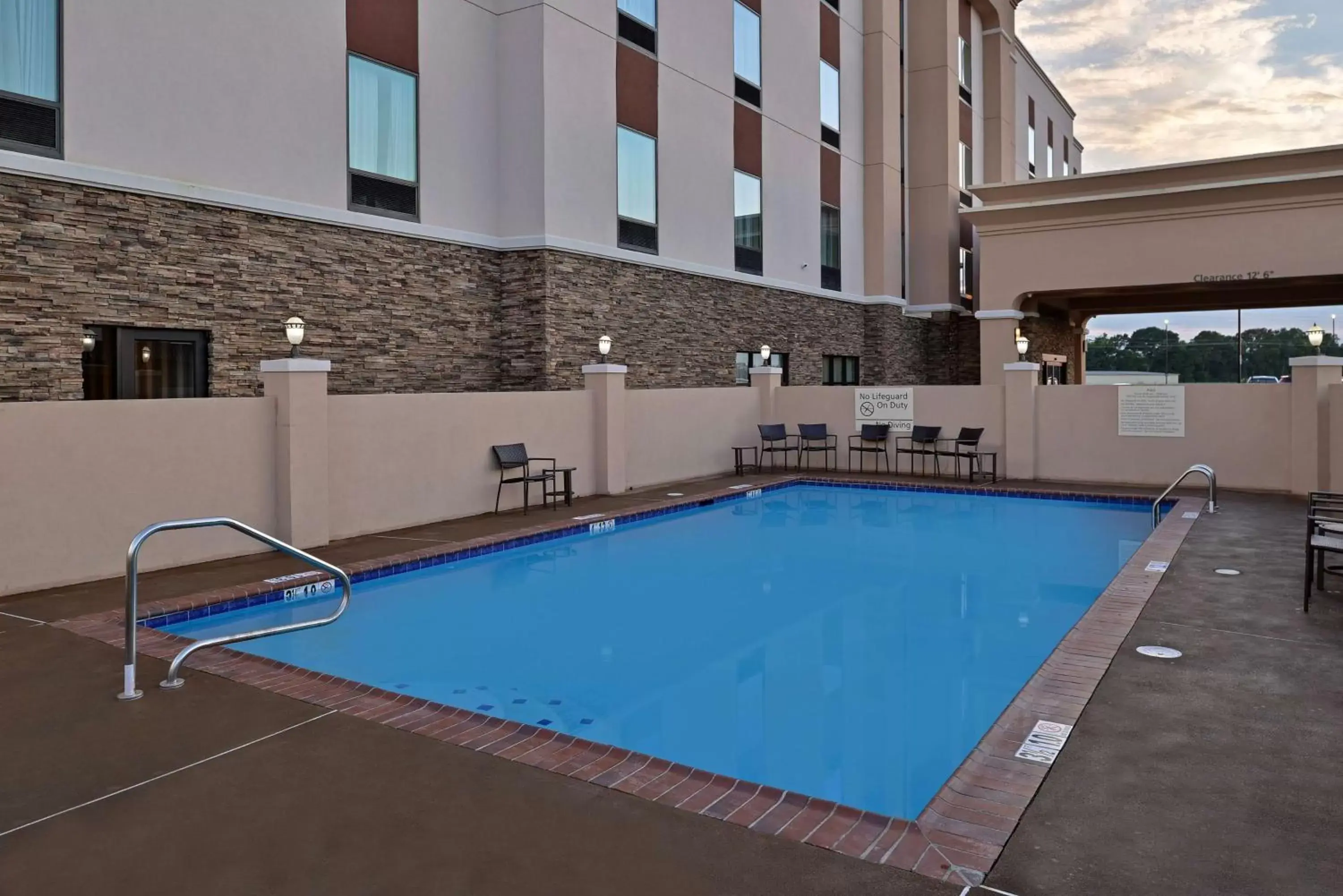 Pool view, Swimming Pool in Hampton Inn Broussard-Lafayette