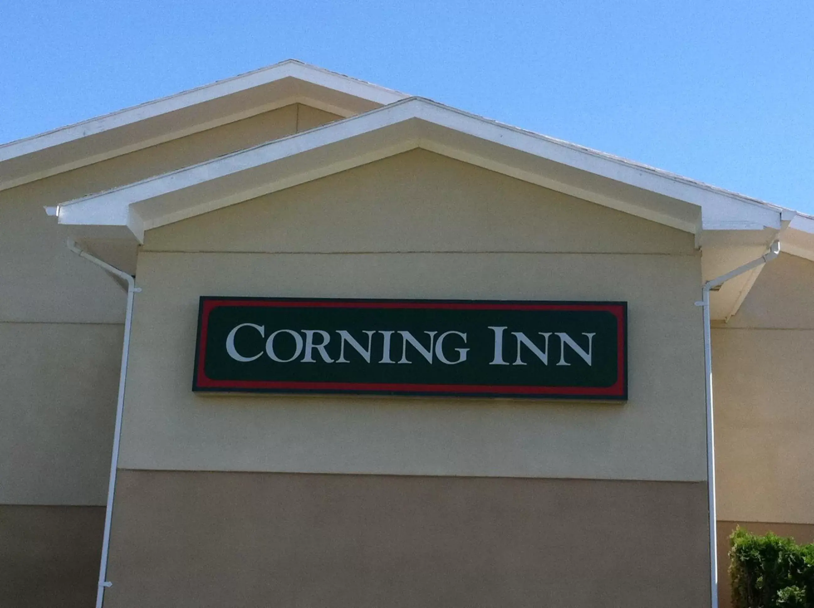 Facade/entrance, Property Building in Corning Inn