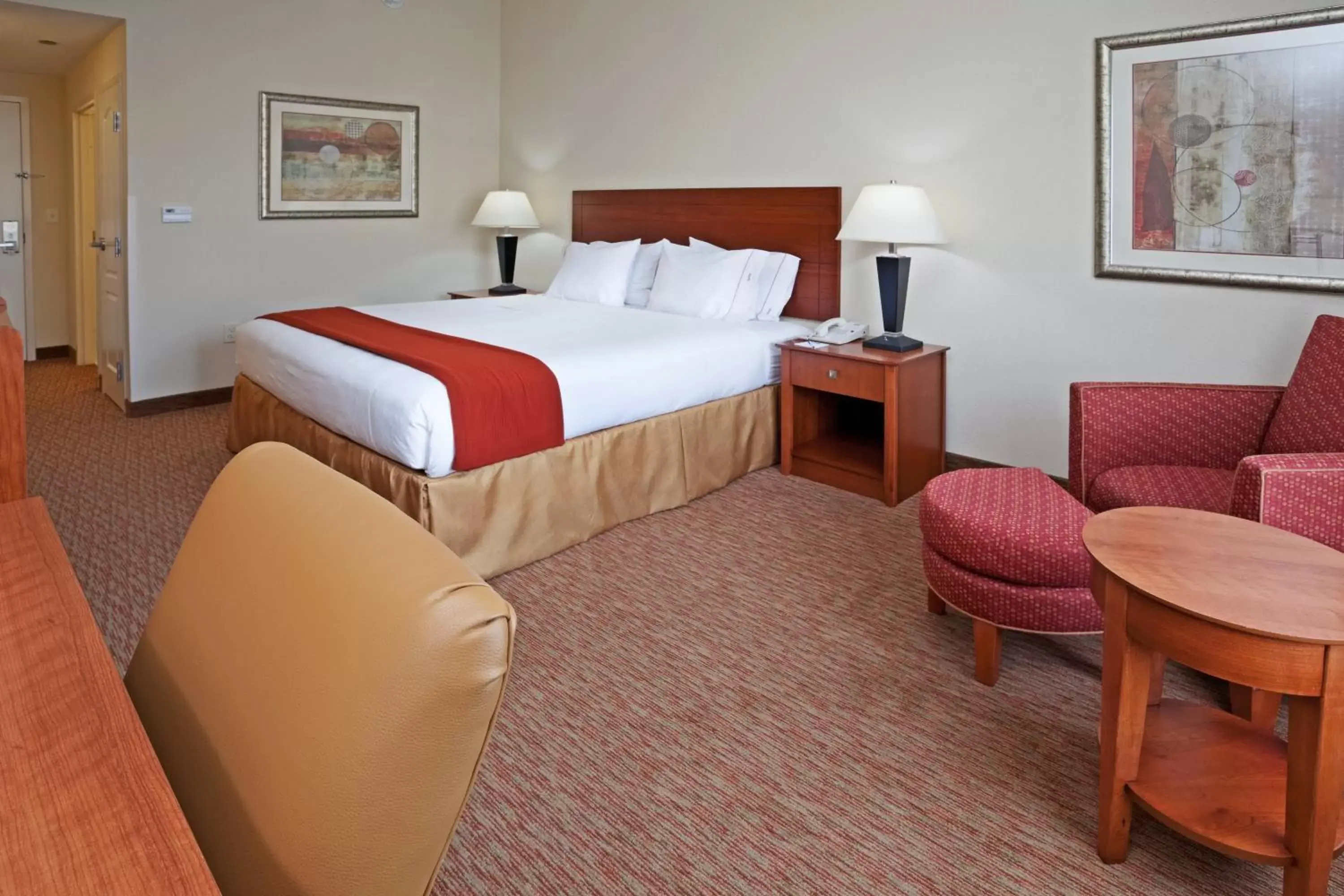 Photo of the whole room, Bed in Holiday Inn Express Hotel & Suites Greensboro - Airport Area, an IHG Hotel