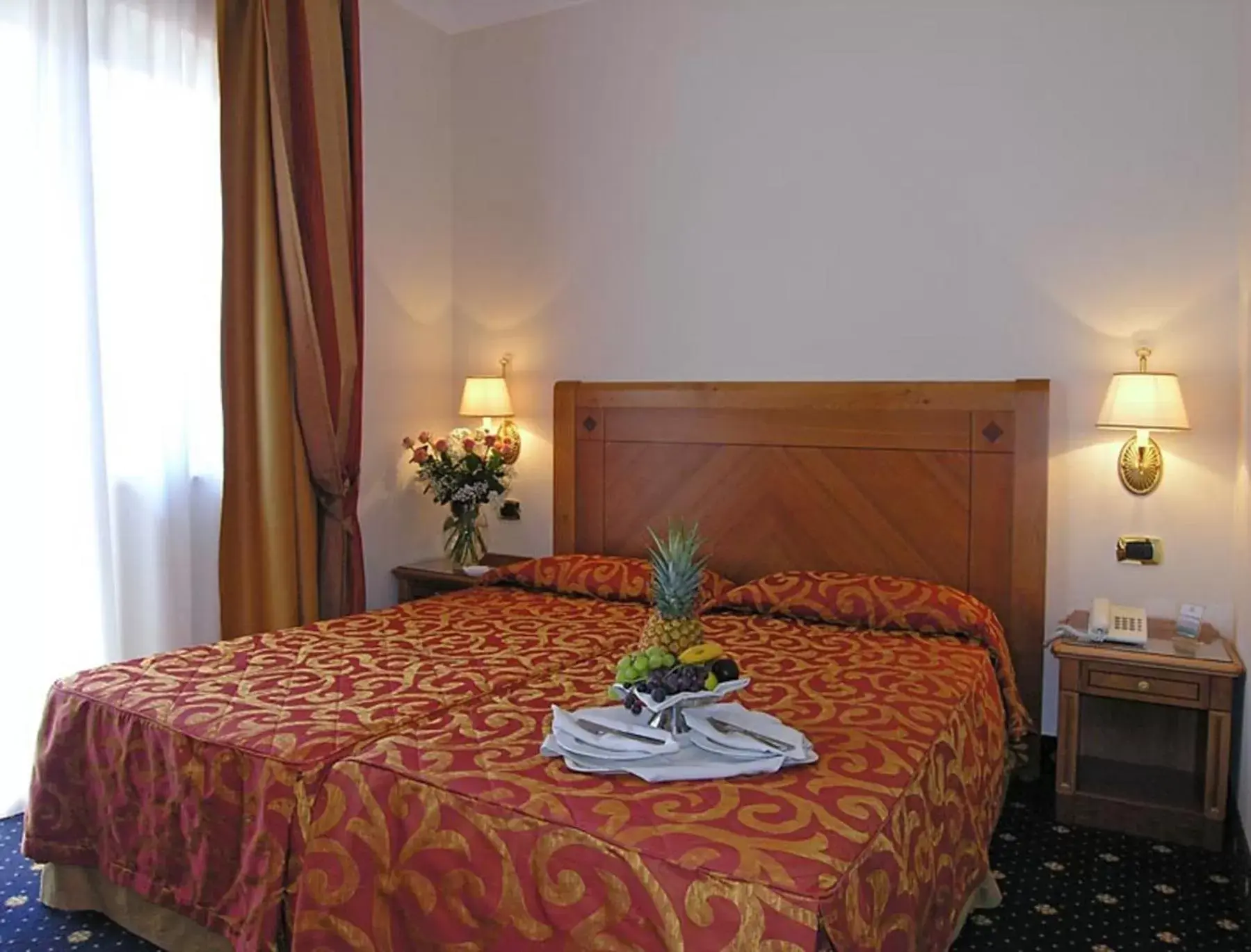 Photo of the whole room, Bed in Pinewood Hotel Rome