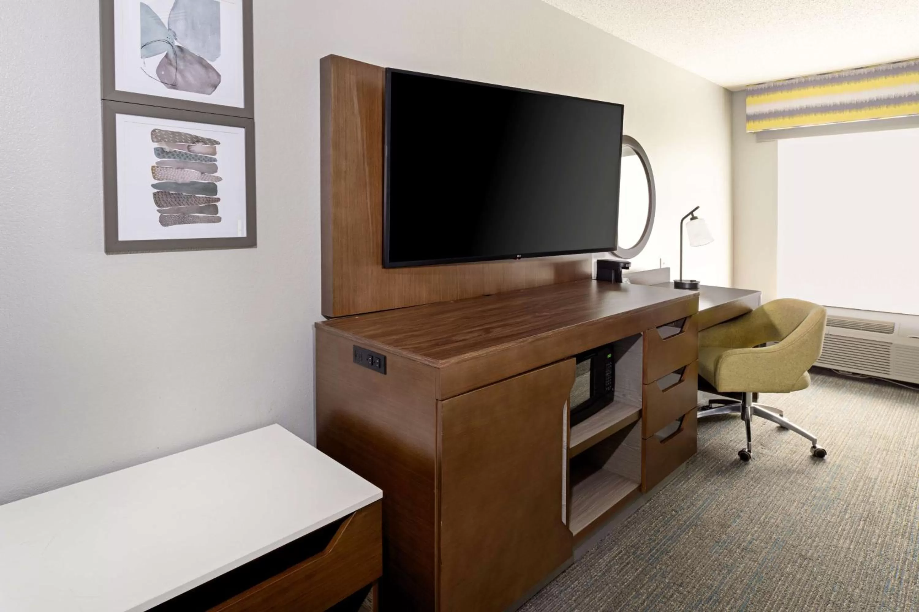 Bedroom in Hampton Inn Richmond-Mechanicsville