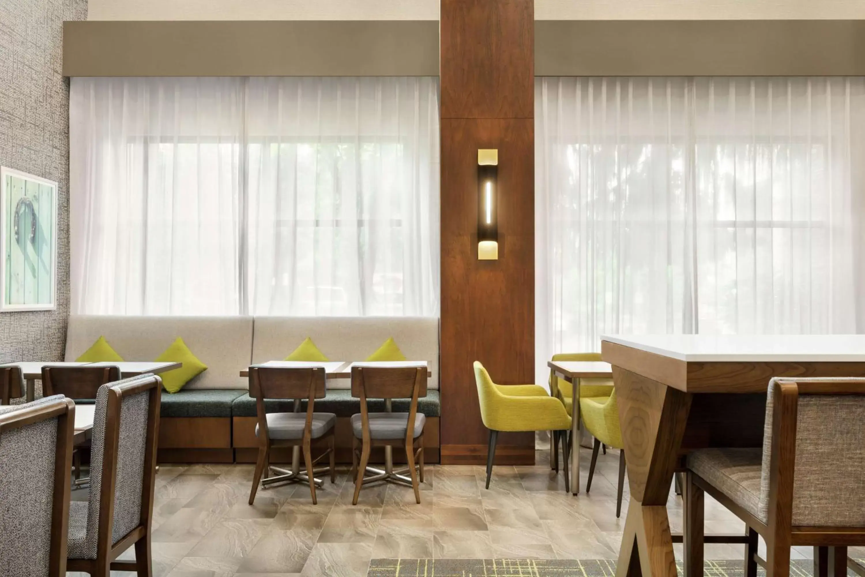 Lobby or reception, Restaurant/Places to Eat in Hampton Inn & Suites Tacoma/Puyallup