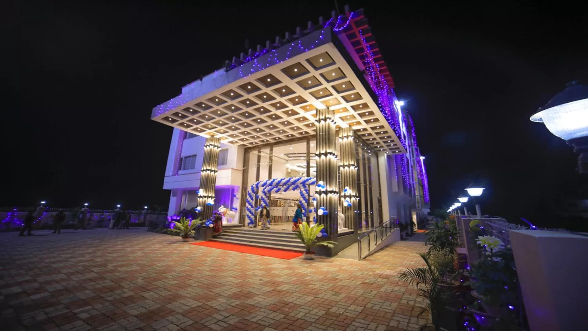 Dhamma Grand Hotel Resort